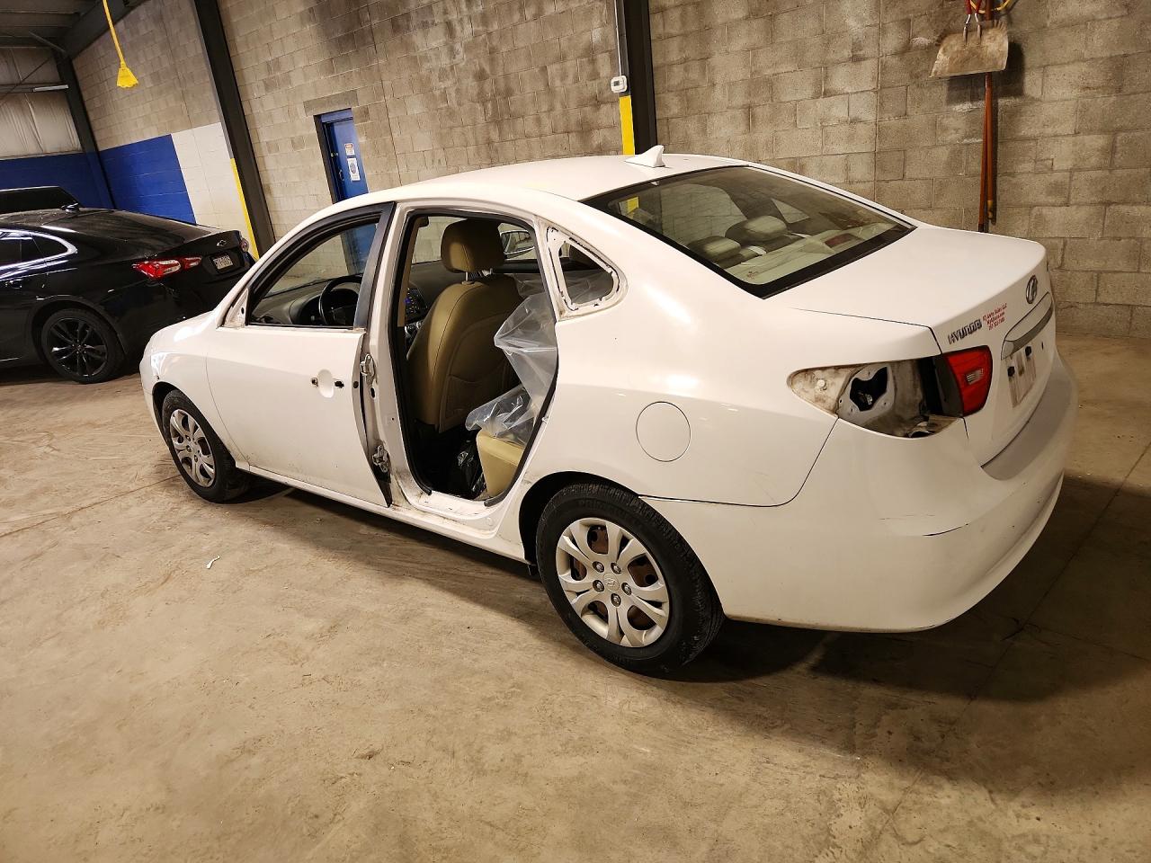 2010 Hyundai Elantra Gls White vin: KMHDU4AD2AU858381