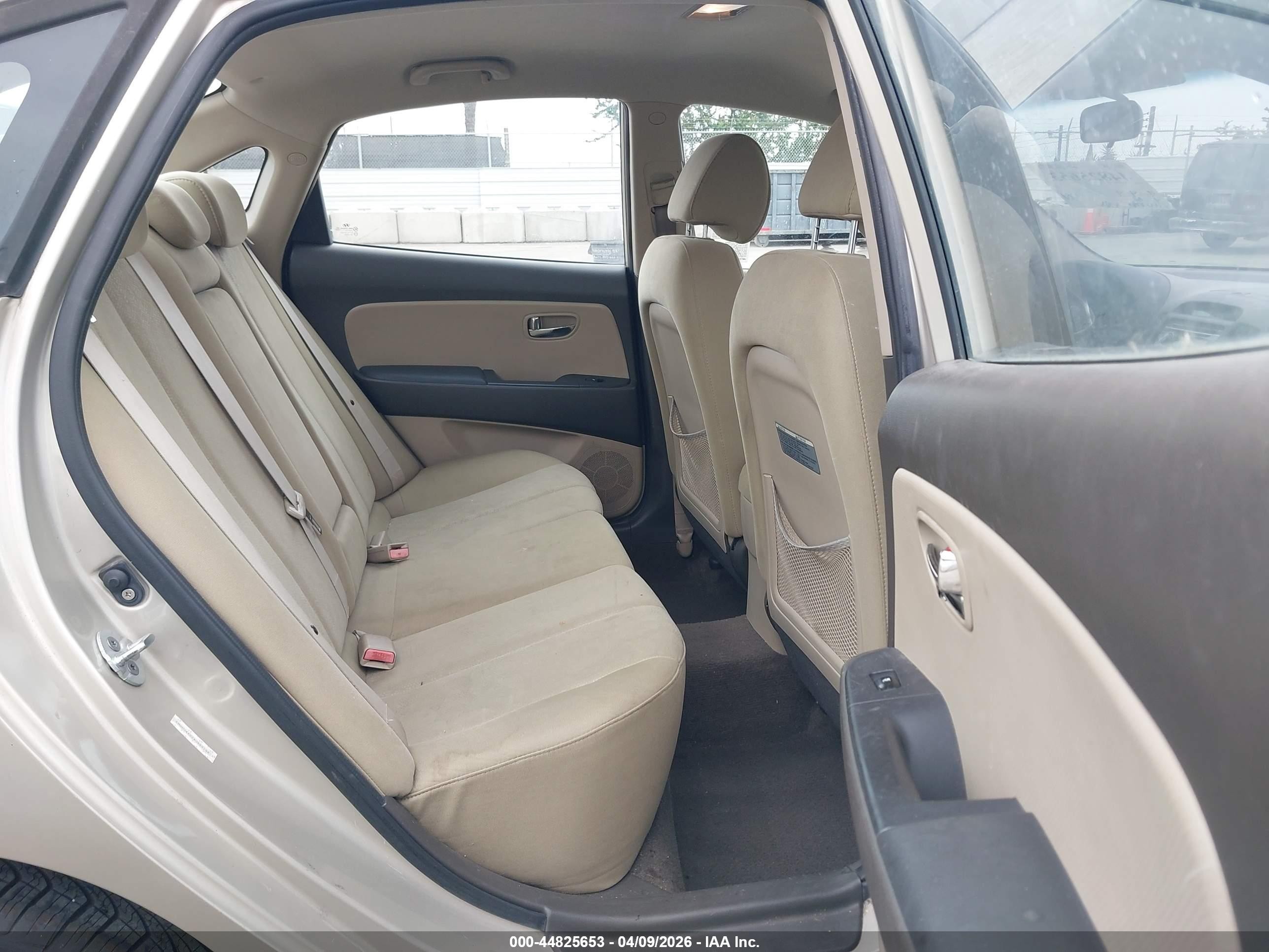 2010 Hyundai Elantra Gls Gold vin: KMHDU4AD2AU860194