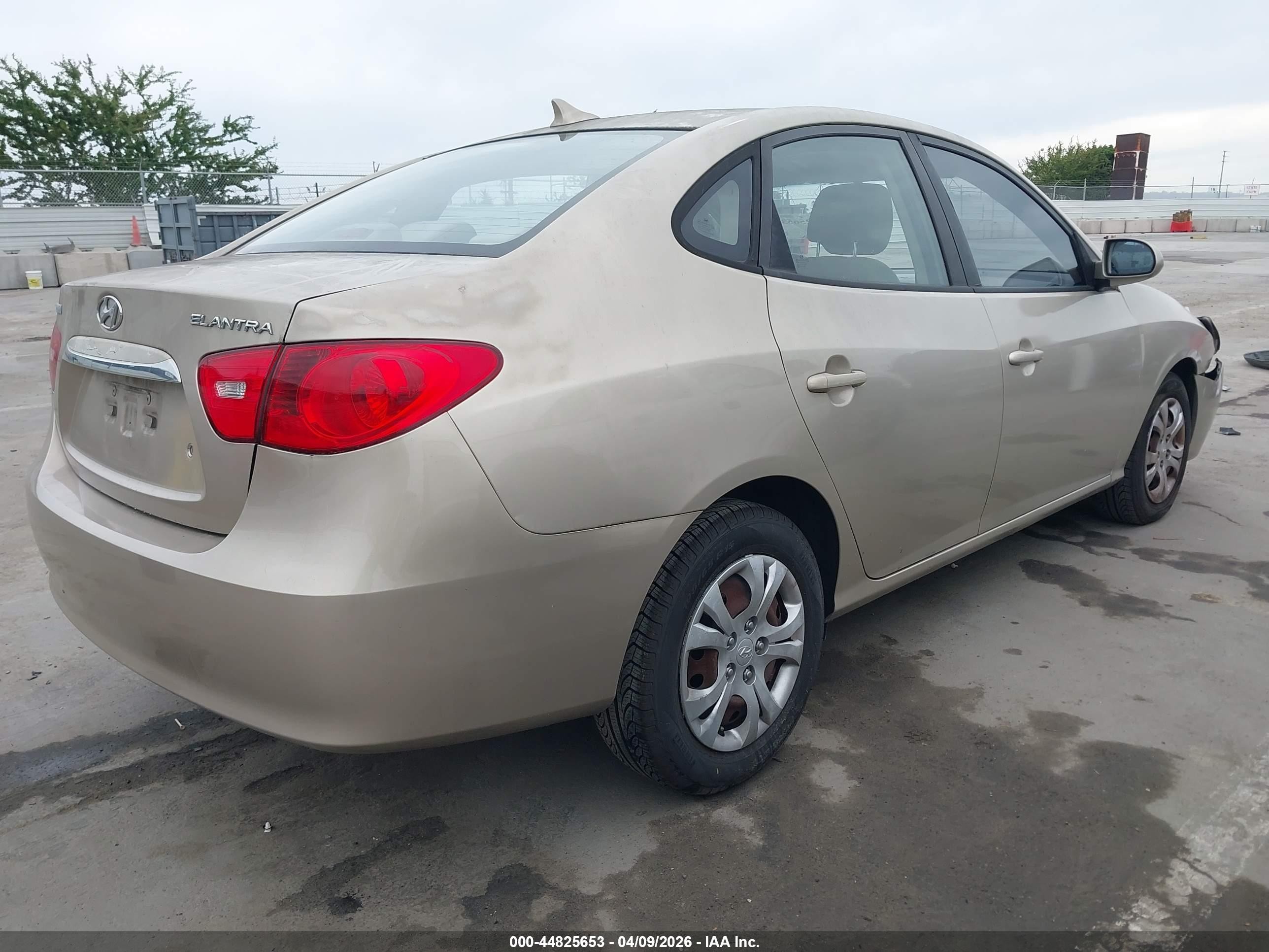 2010 Hyundai Elantra Gls Gold vin: KMHDU4AD2AU860194