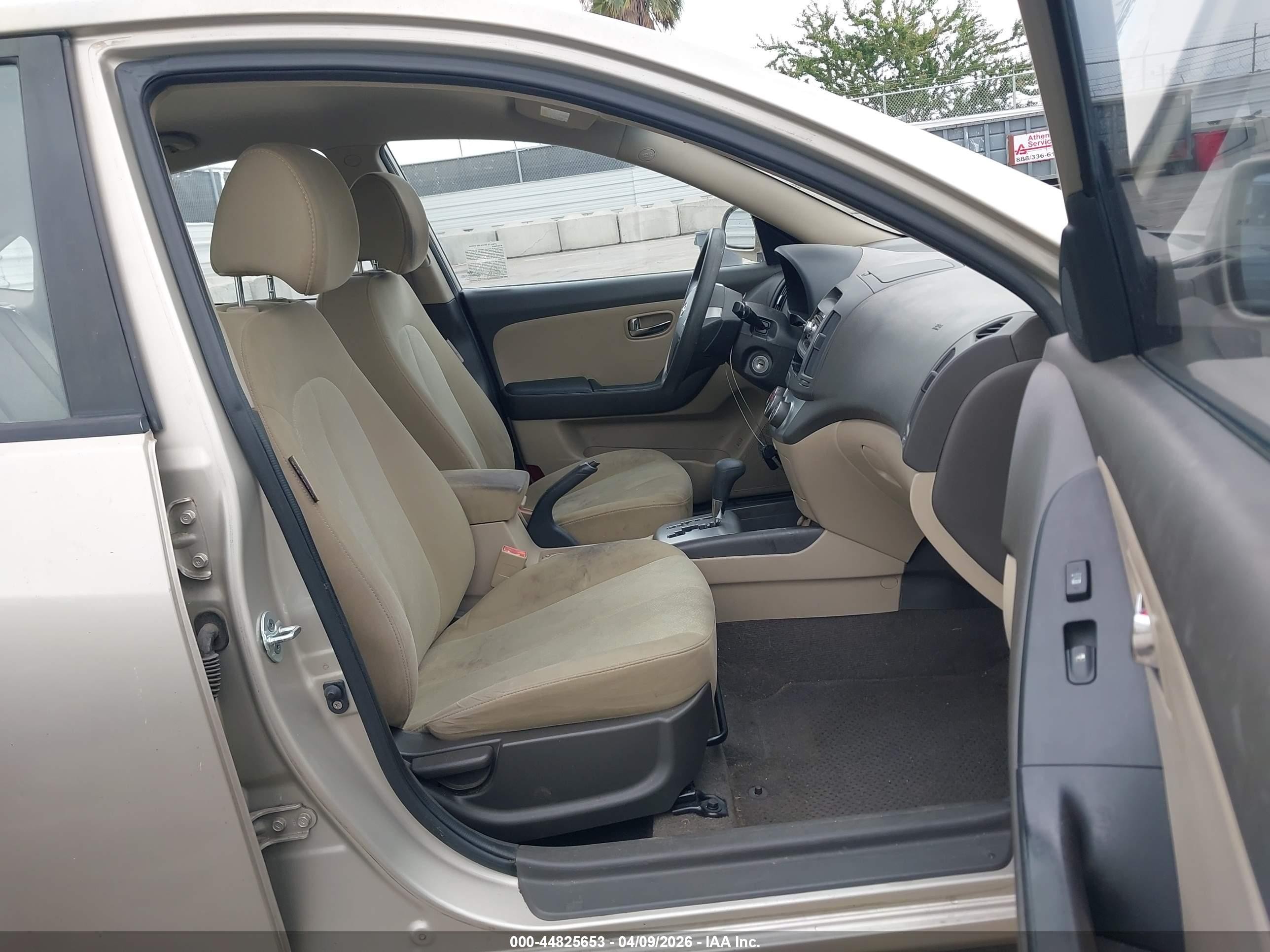 2010 Hyundai Elantra Gls Gold vin: KMHDU4AD2AU860194