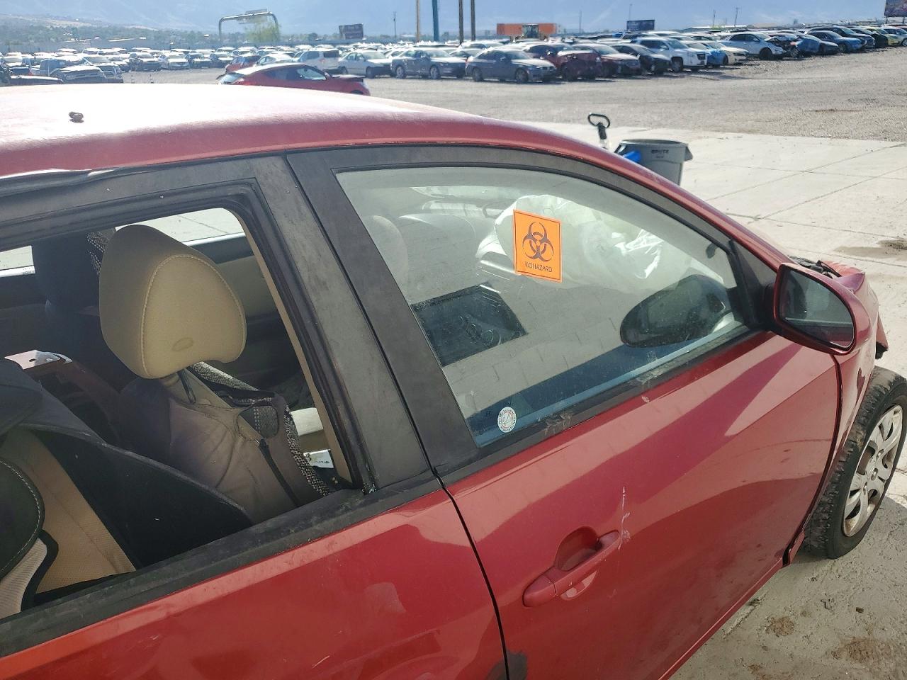 2010 Hyundai Elantra Red vin: KMHDU4AD2AU919955