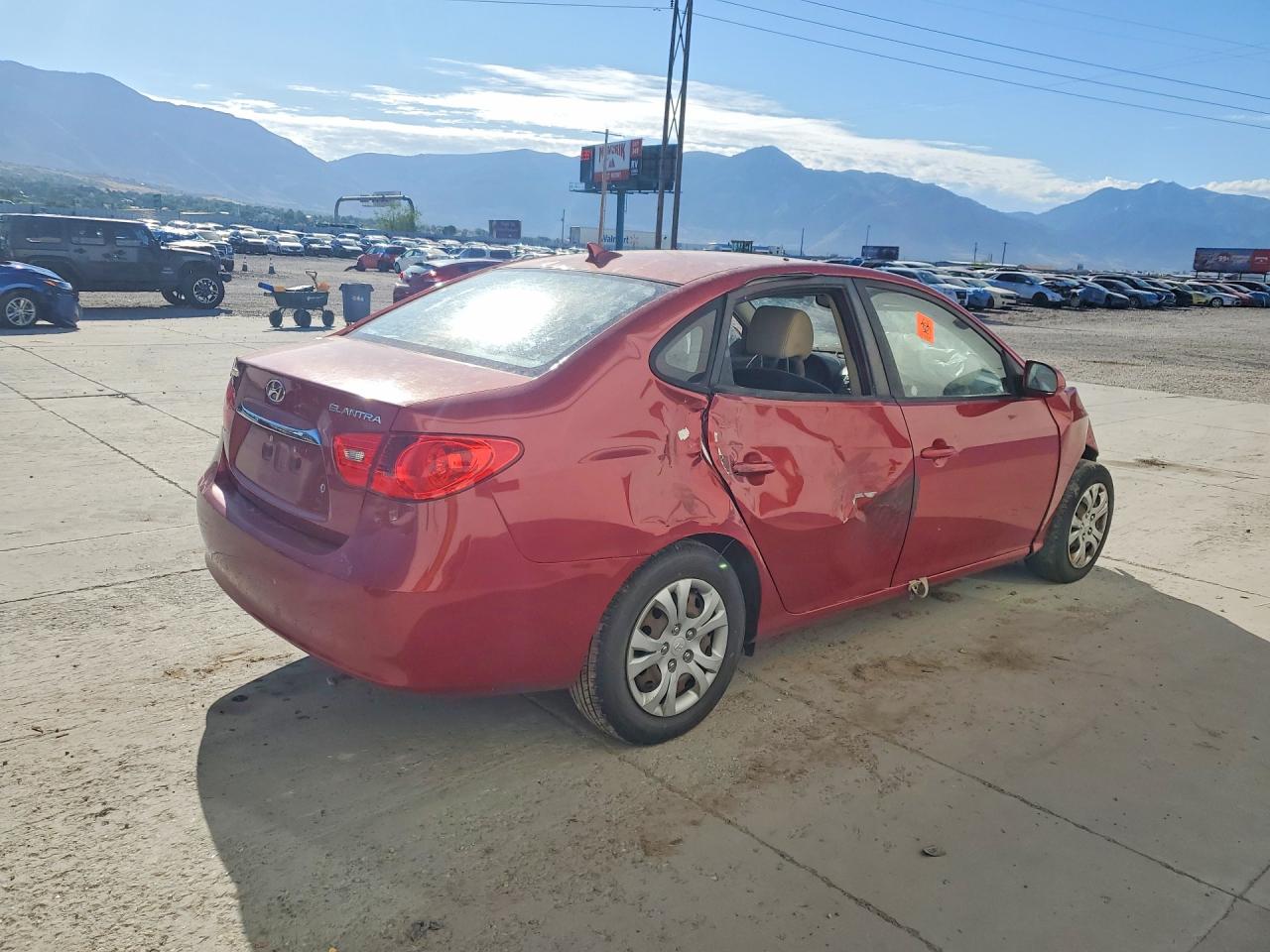 2010 Hyundai Elantra Red vin: KMHDU4AD2AU919955