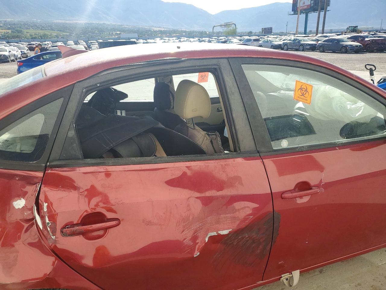 2010 Hyundai Elantra Red vin: KMHDU4AD2AU919955