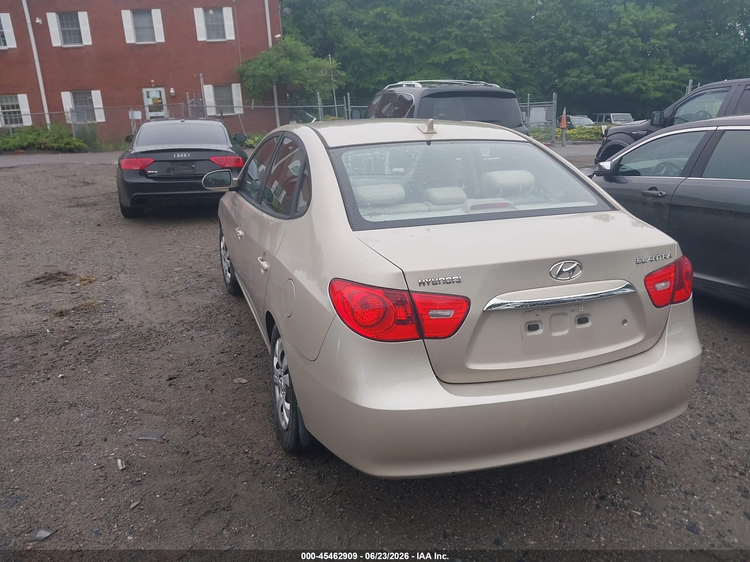 2010 Hyundai Elantra Gls Beige vin: KMHDU4AD3AU162922