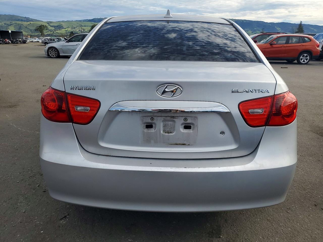 2010 Hyundai Elantra Se Silver vin: KMHDU4AD3AU856039