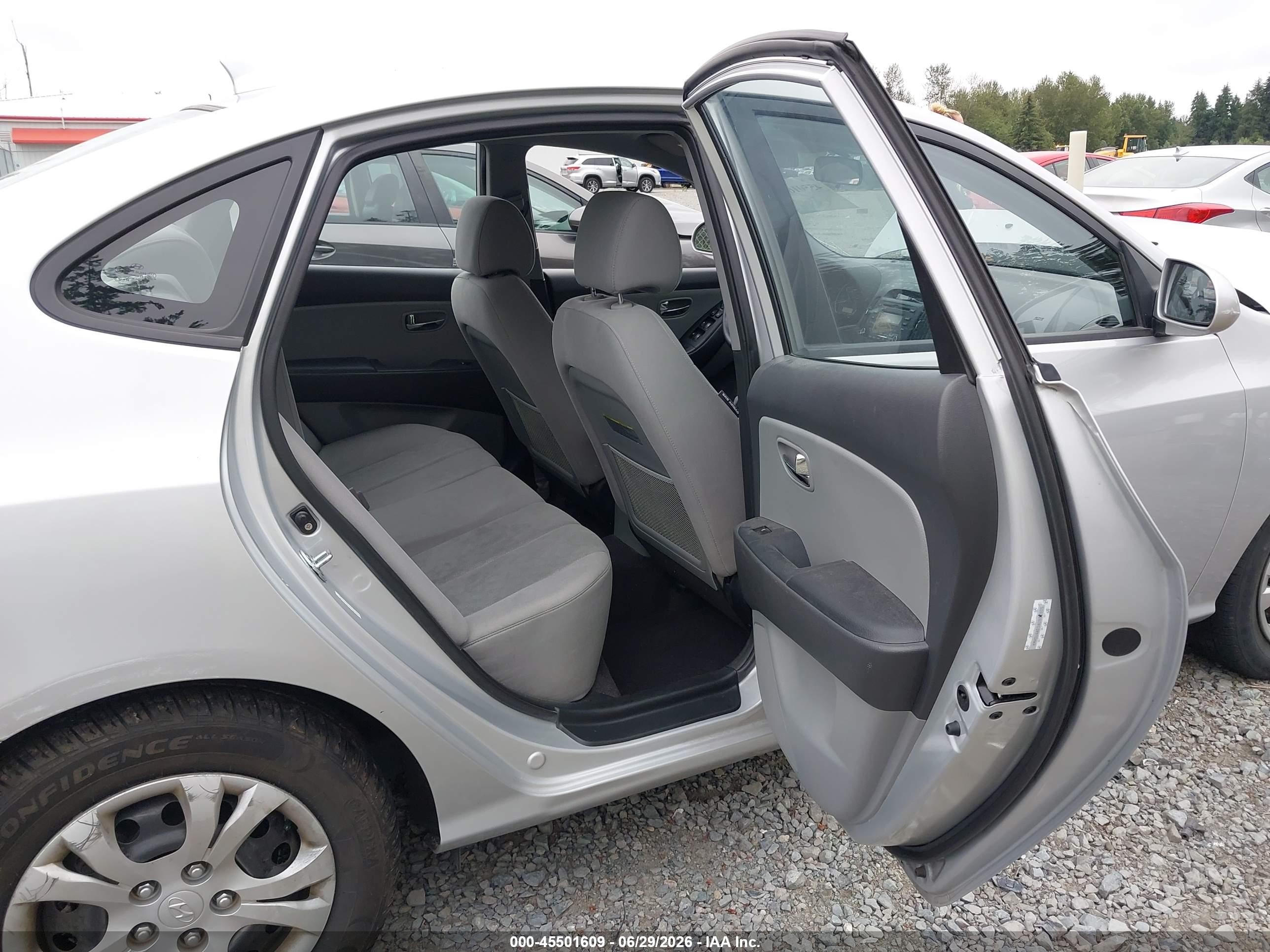 2010 Hyundai Elantra Gls Silver vin: KMHDU4AD3AU901805