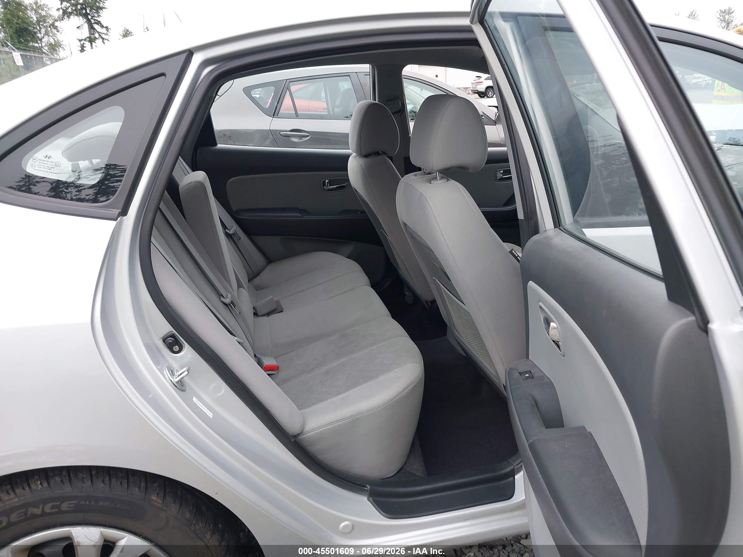 2010 Hyundai Elantra Gls Silver vin: KMHDU4AD3AU901805
