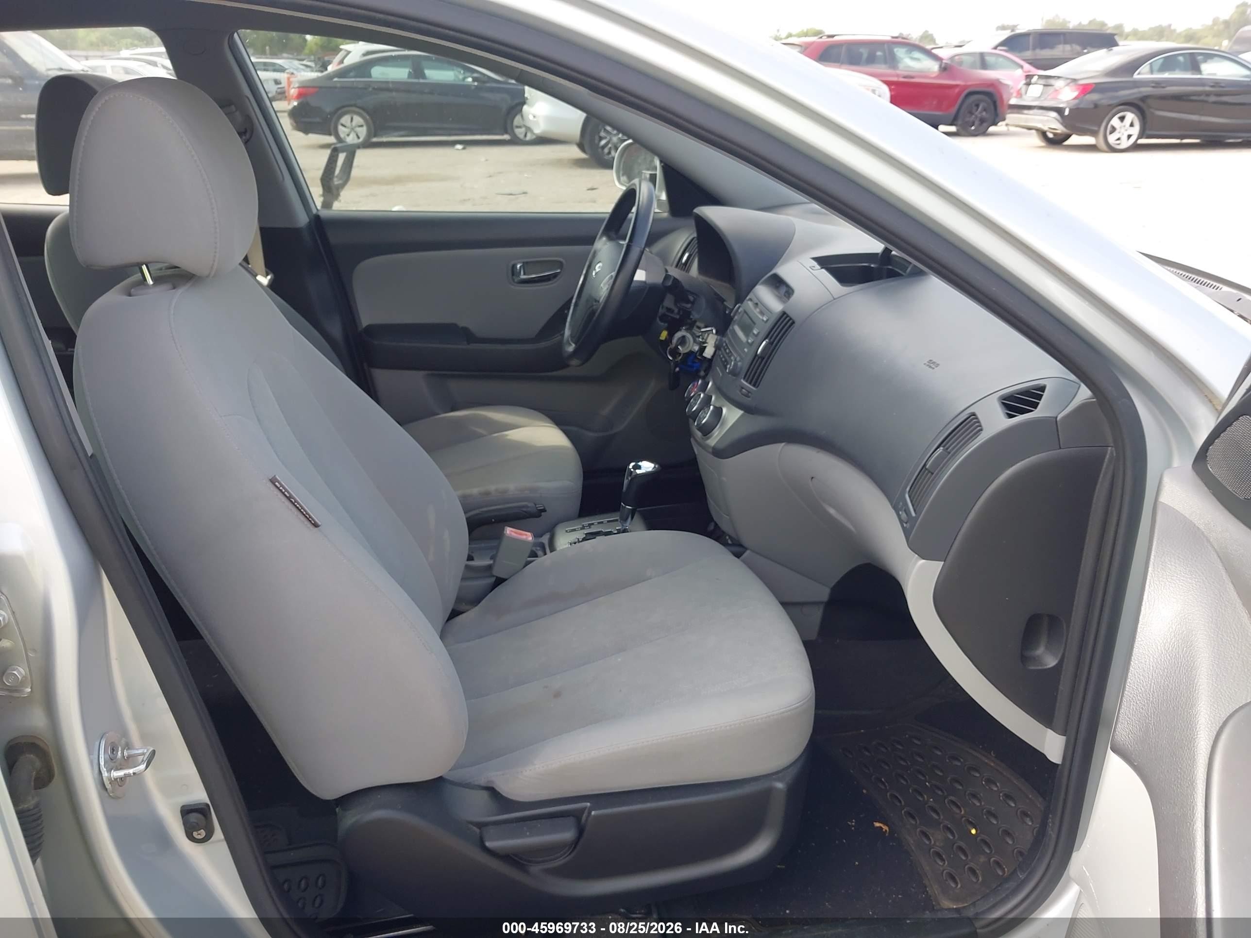 2010 Hyundai Elantra Se Silver vin: KMHDU4AD4AU113907
