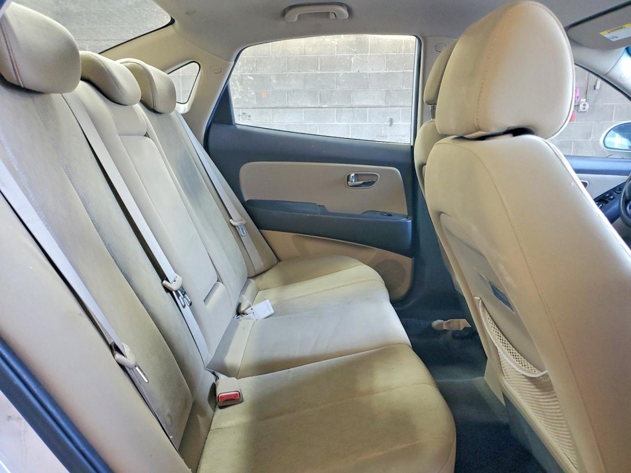 2010 Hyundai Elantra Gls White vin: KMHDU4AD5AU186090