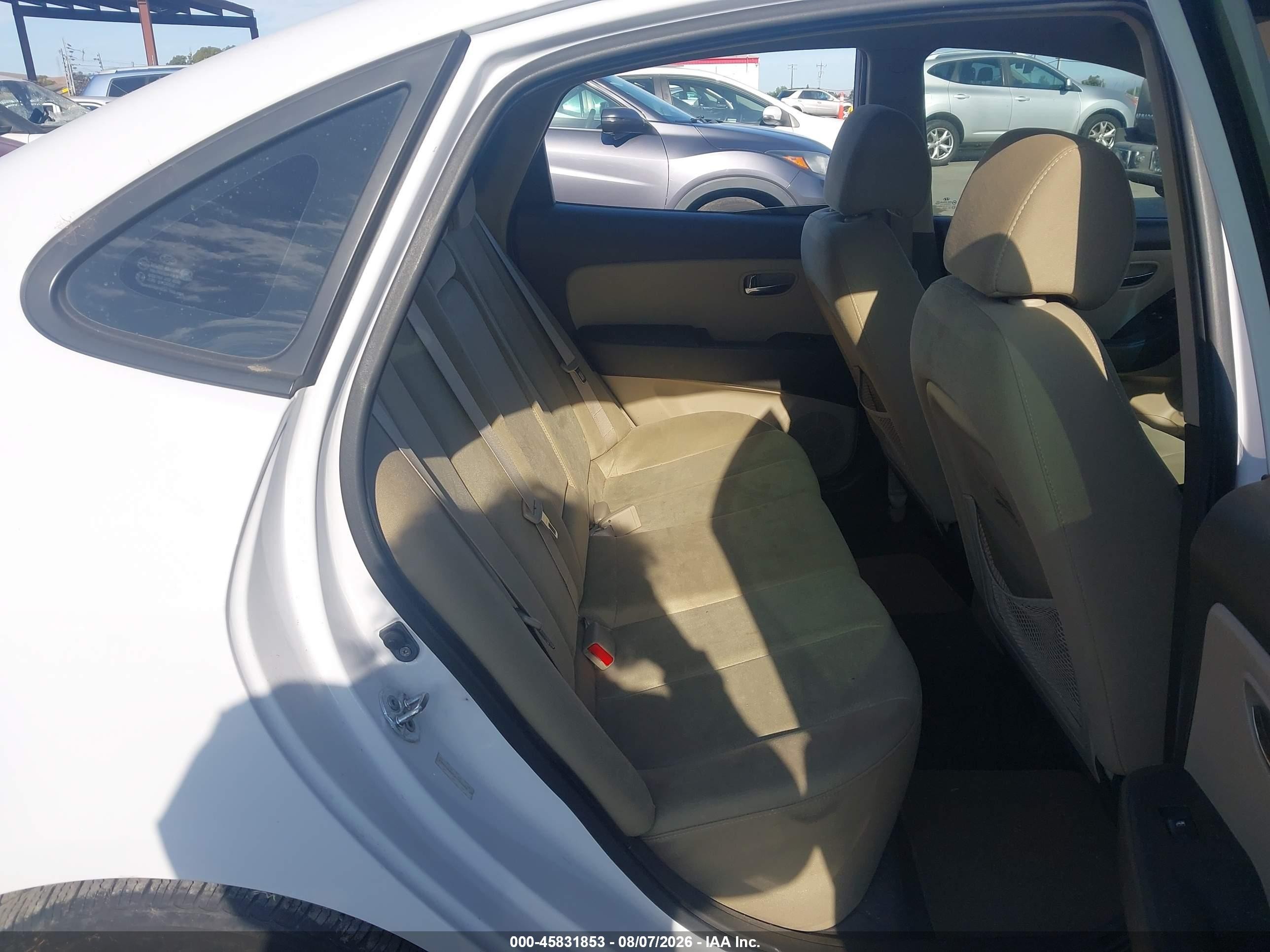 2010 Hyundai Elantra Gls White vin: KMHDU4AD5AU892086