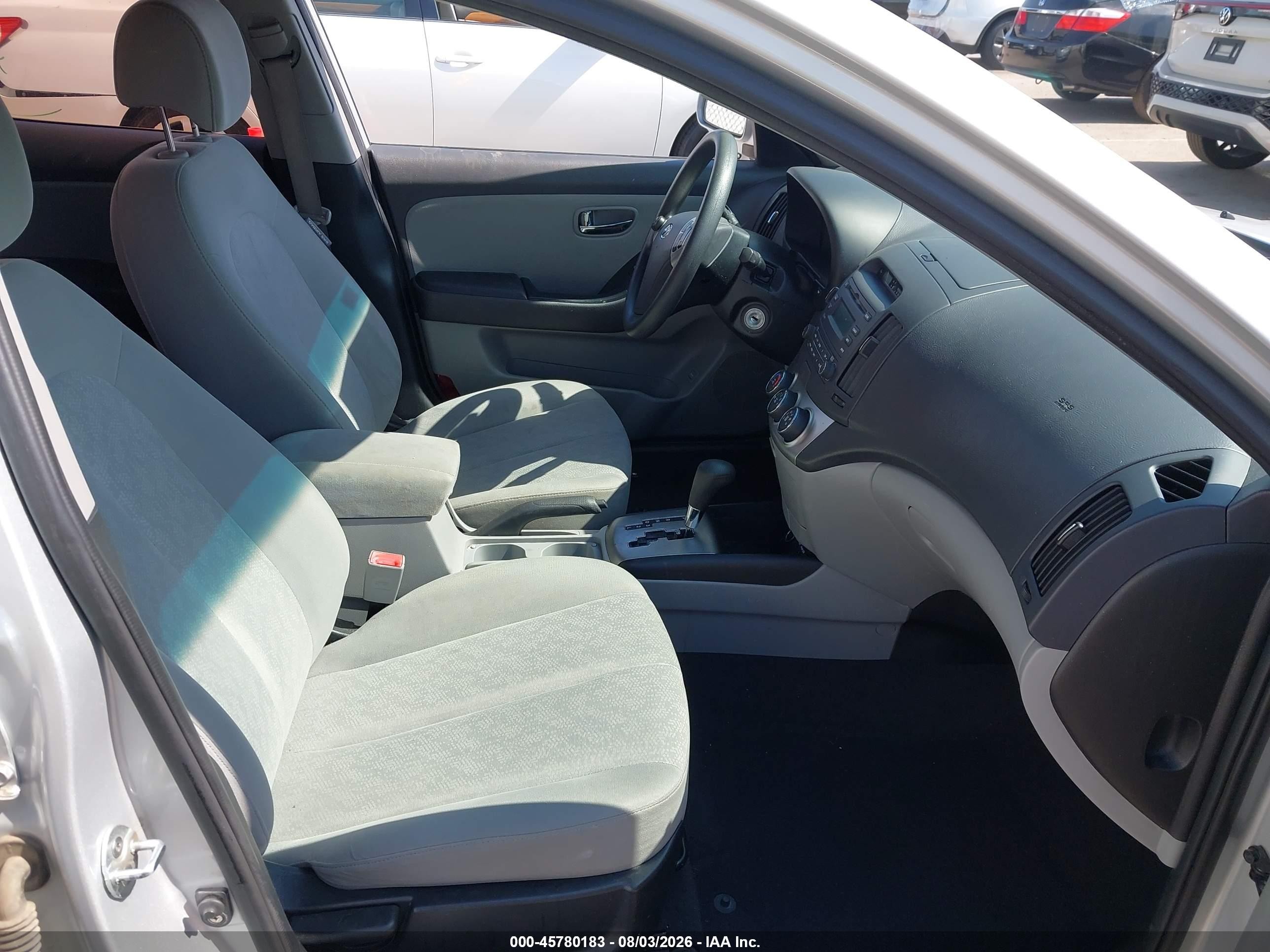 2010 Hyundai Elantra Gls Silver vin: KMHDU4AD6AU854365
