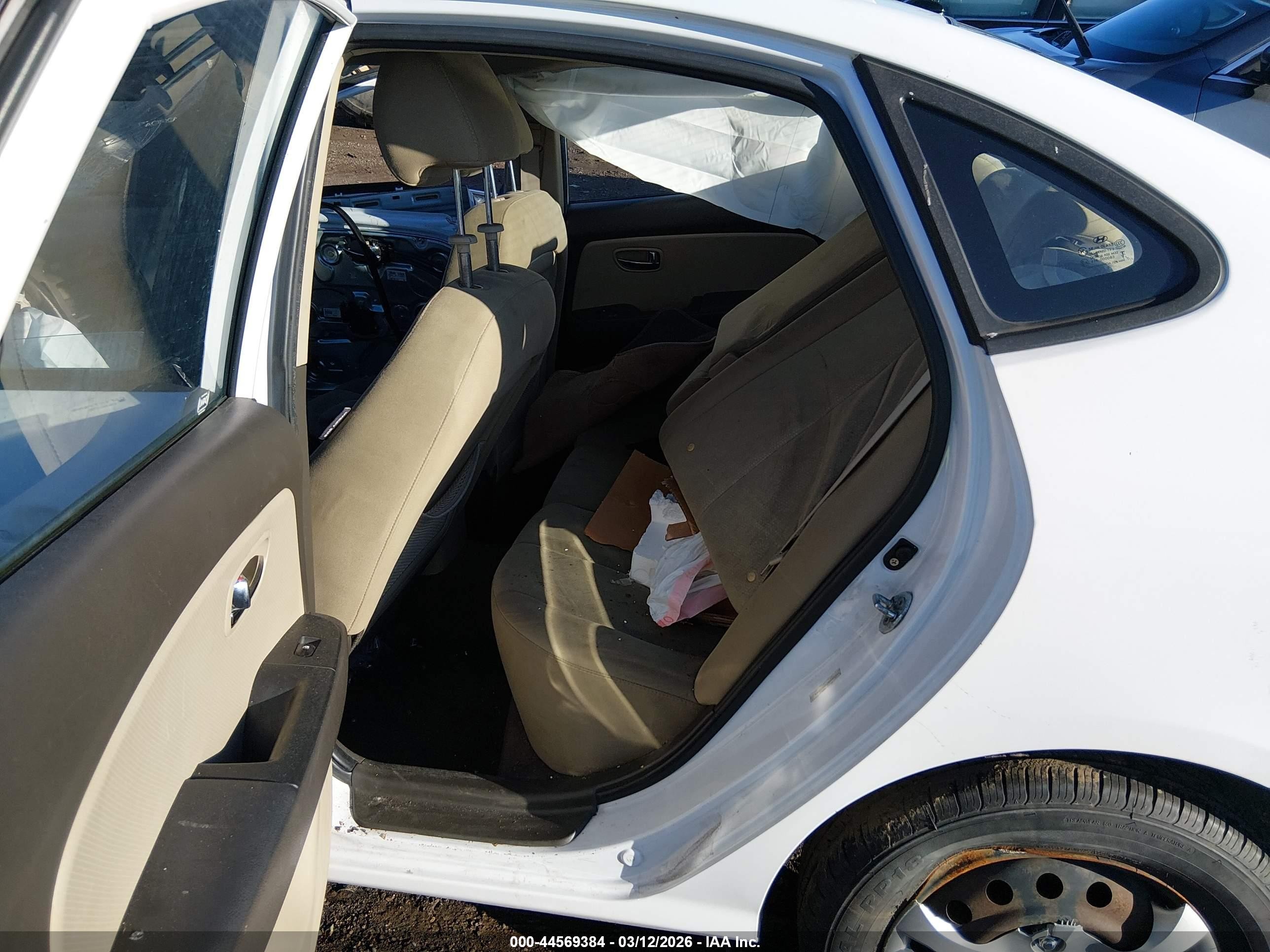 2010 Hyundai Elantra Gls Белый vin: KMHDU4AD7AU058949