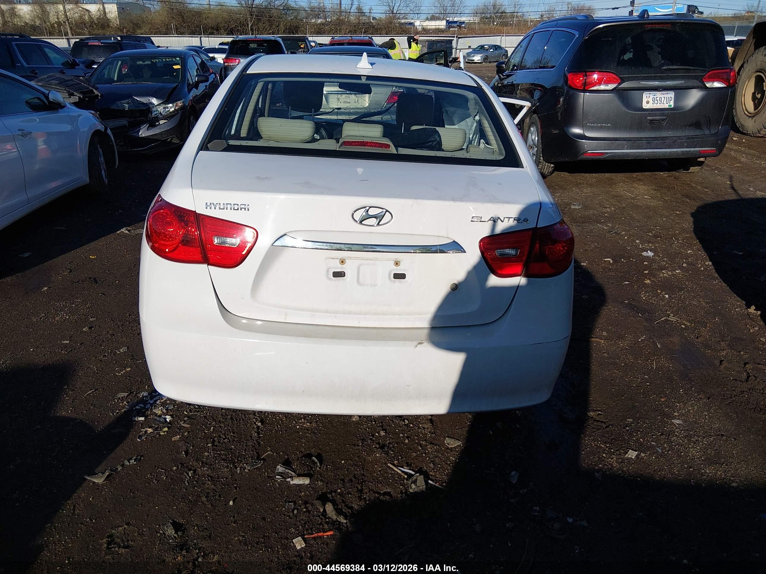 2010 Hyundai Elantra Gls Белый vin: KMHDU4AD7AU058949