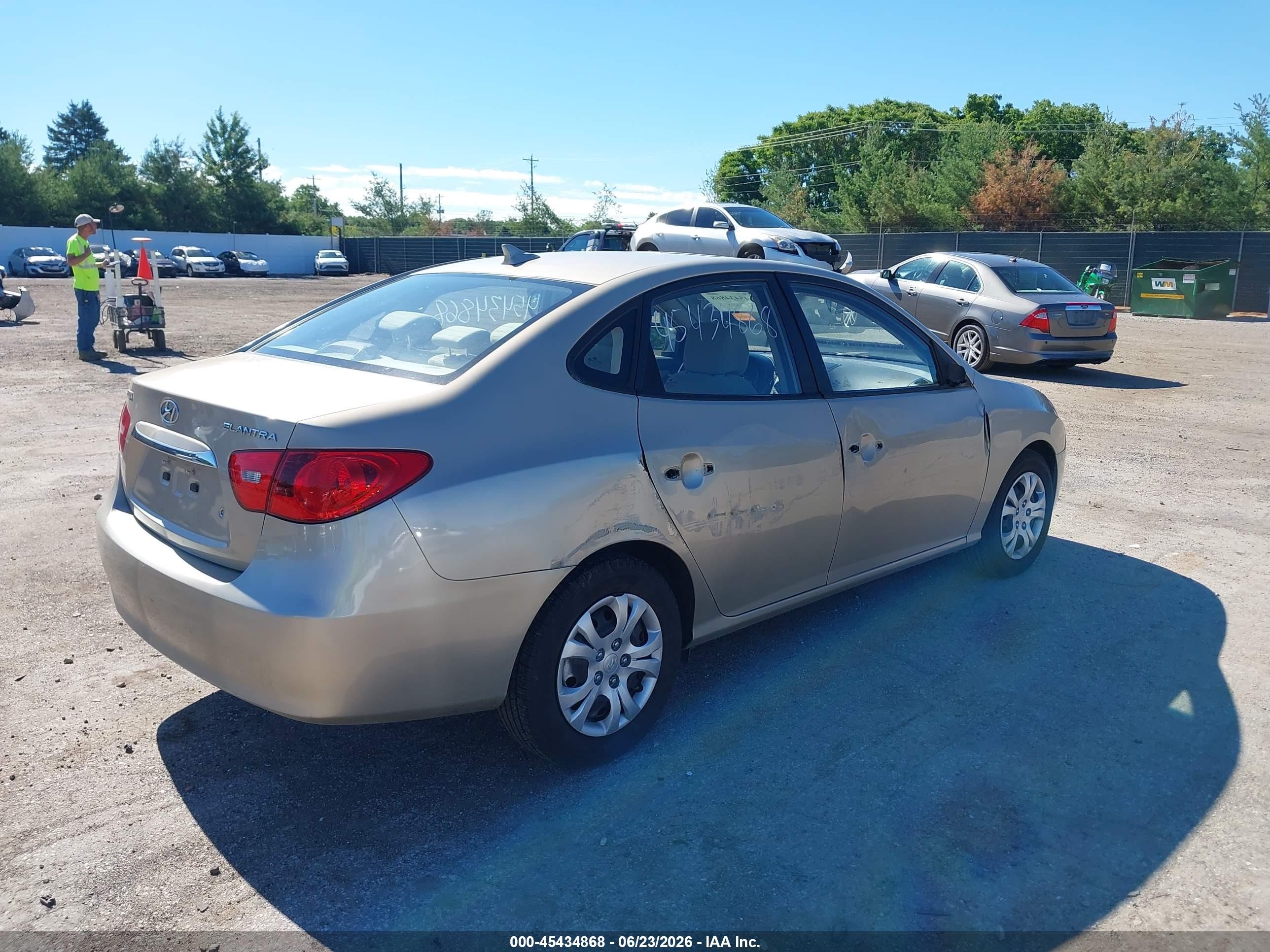 2010 Hyundai Elantra Gls Champagne vin: KMHDU4AD7AU113030