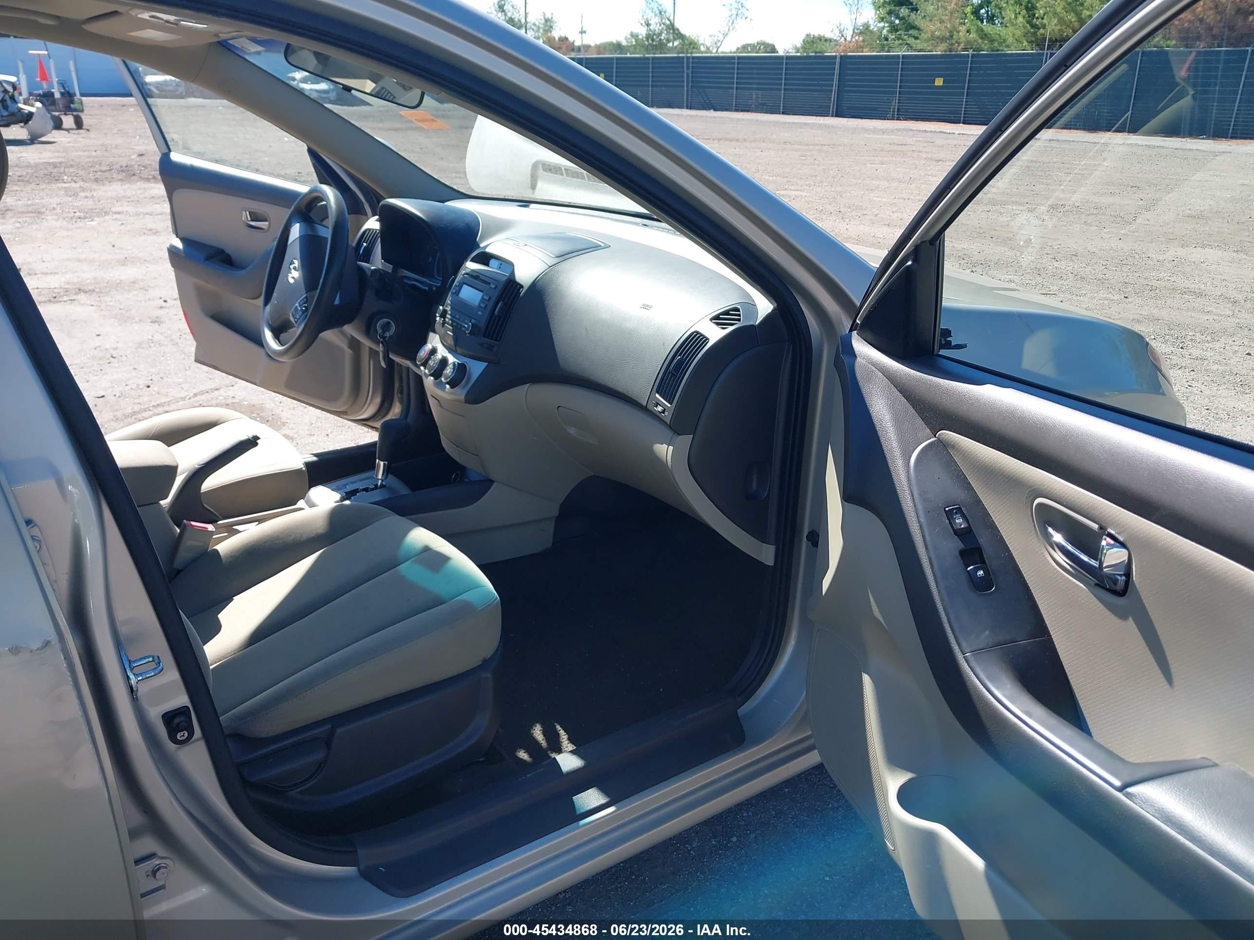 2010 Hyundai Elantra Gls Champagne vin: KMHDU4AD7AU113030