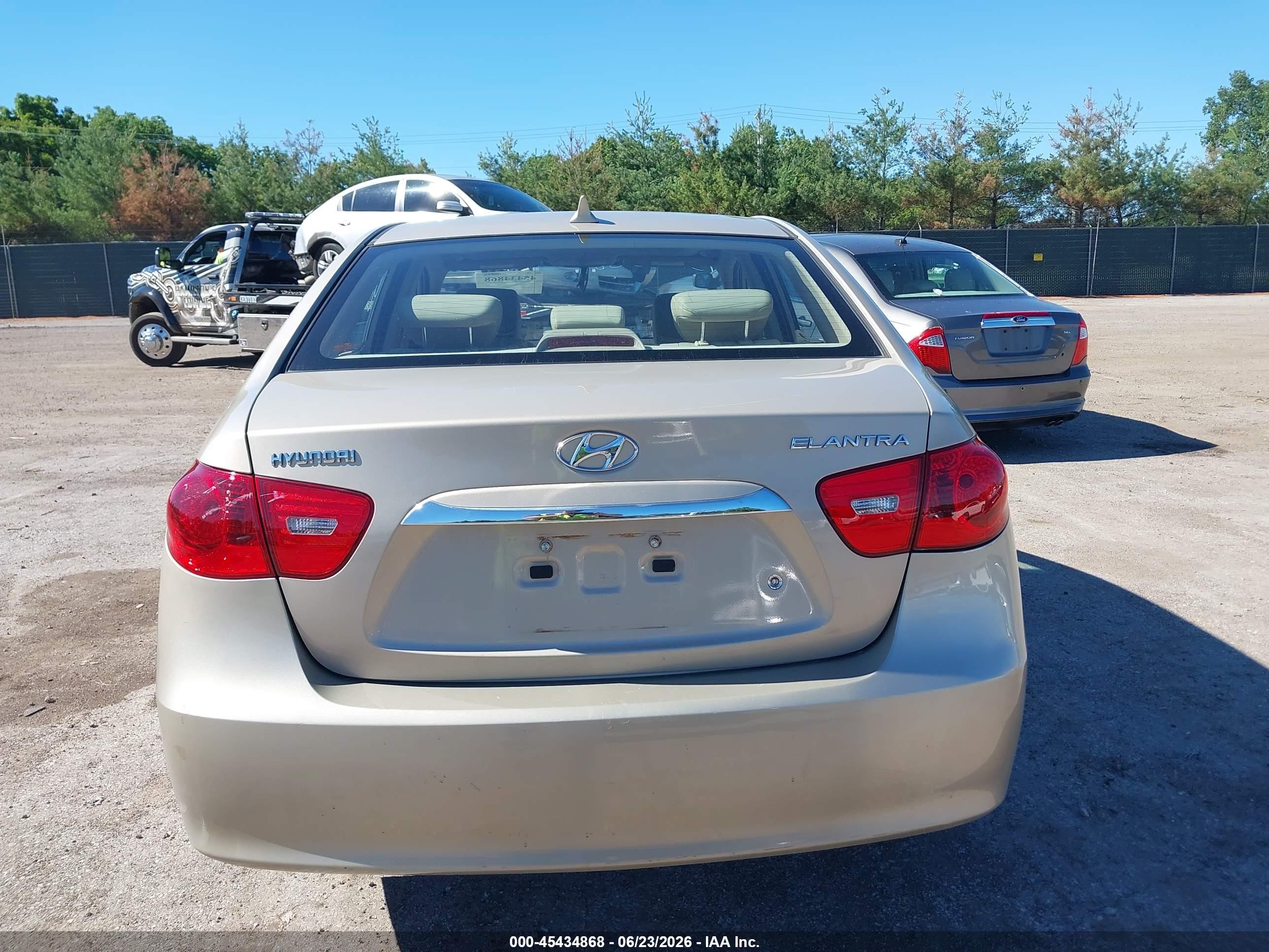 2010 Hyundai Elantra Gls Champagne vin: KMHDU4AD7AU113030