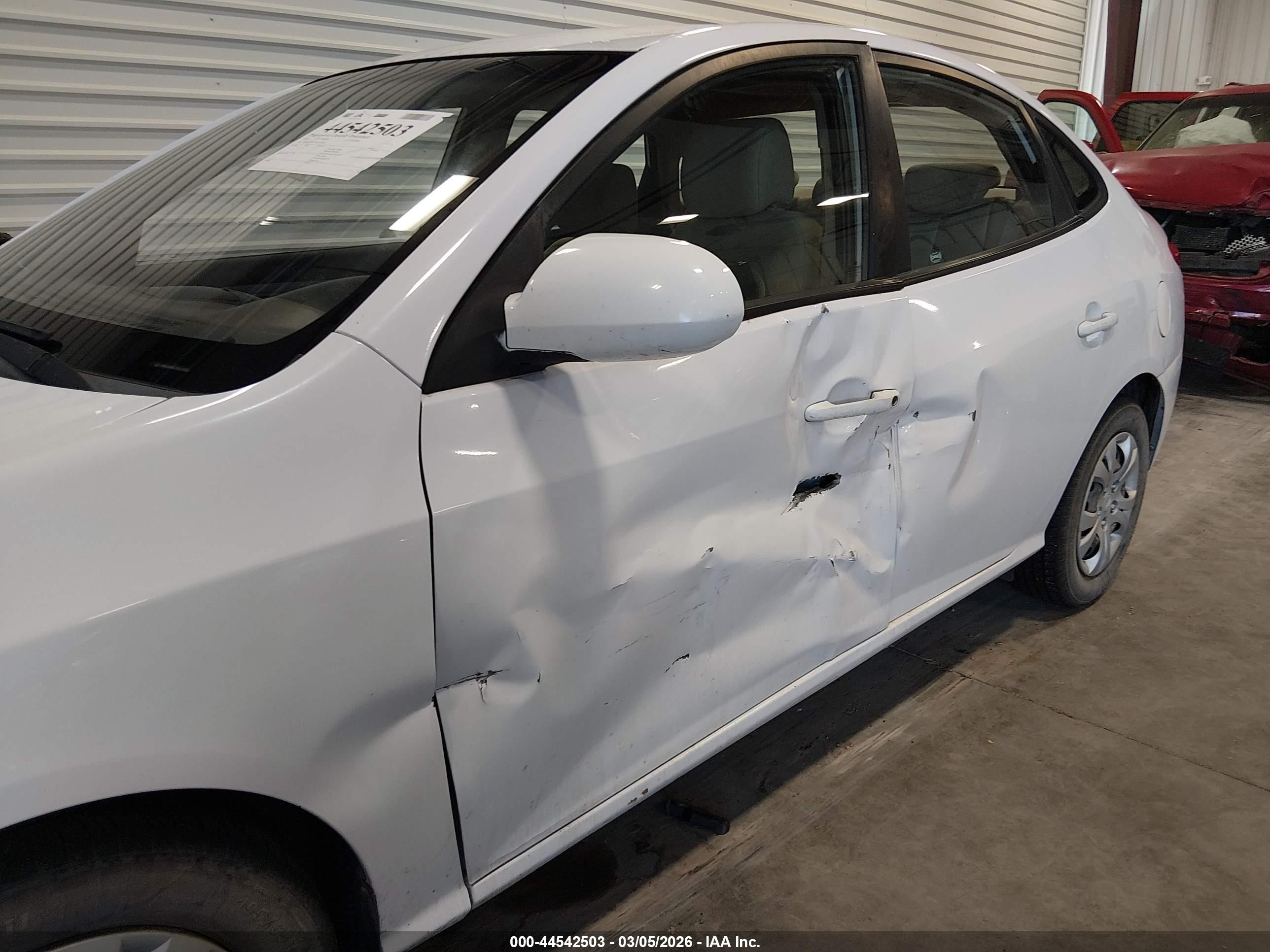 2010 Hyundai Elantra Gls White vin: KMHDU4AD7AU124528