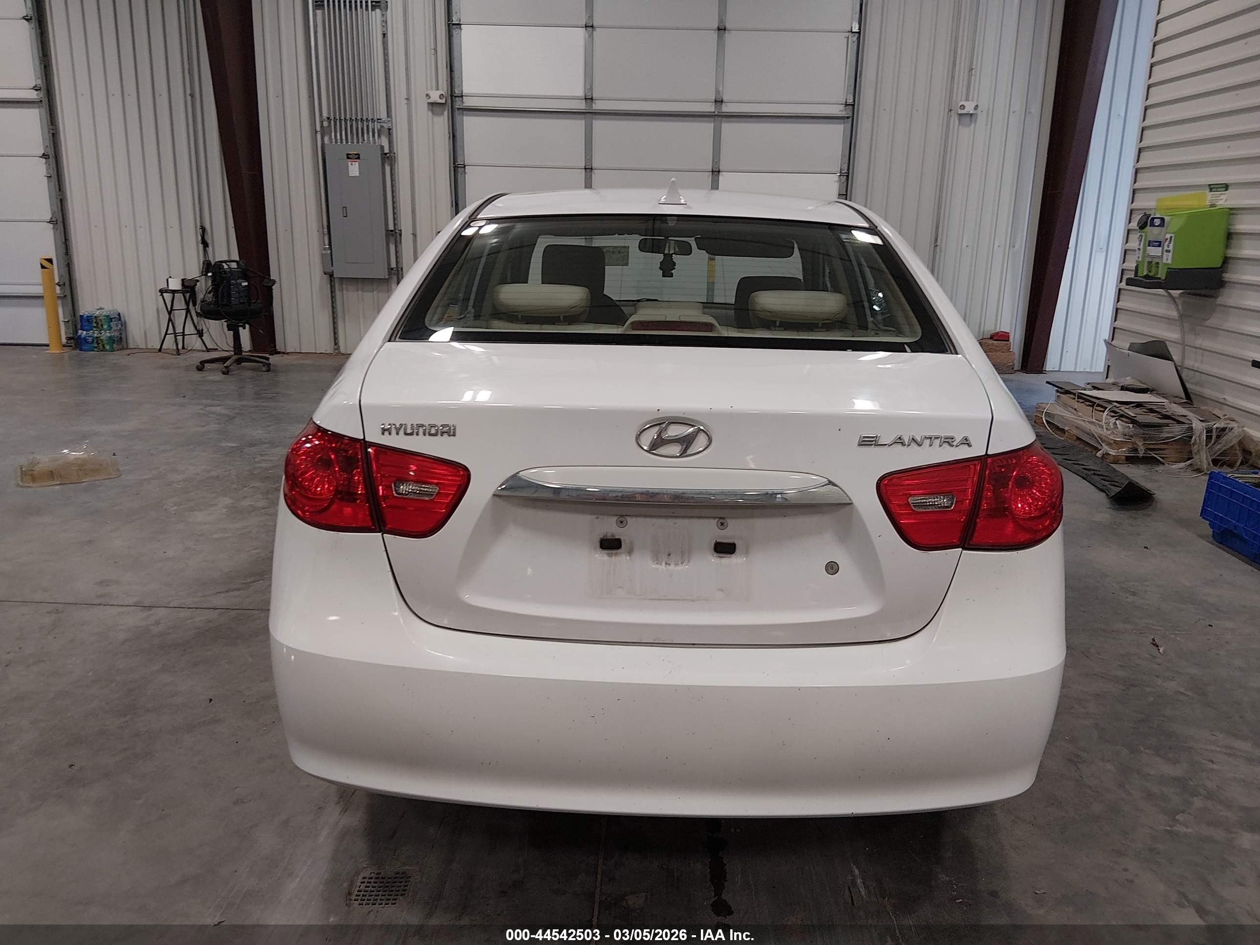 2010 Hyundai Elantra Gls White vin: KMHDU4AD7AU124528
