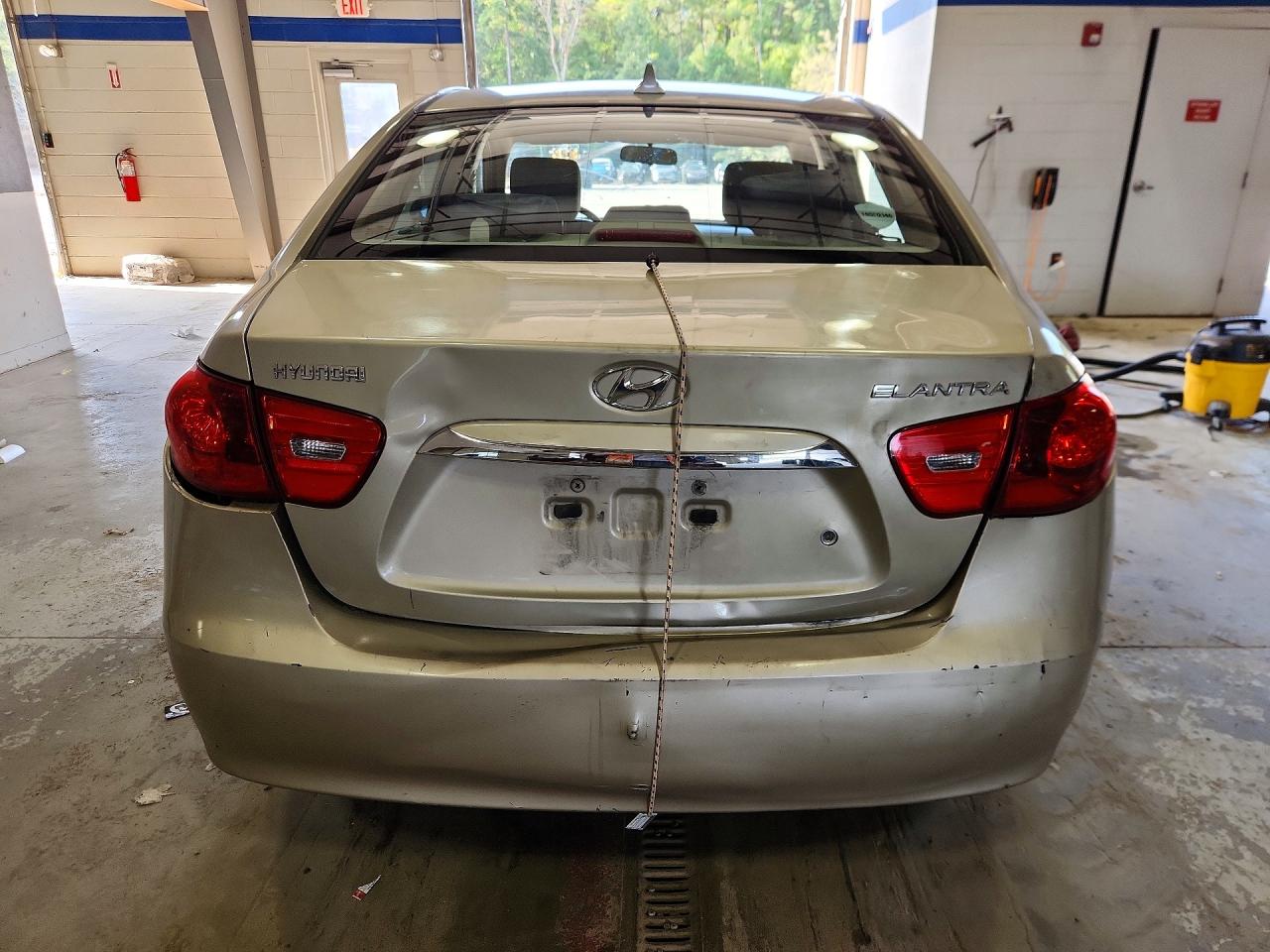 2010 Hyundai Elantragls Beige vin: KMHDU4AD7AU899847