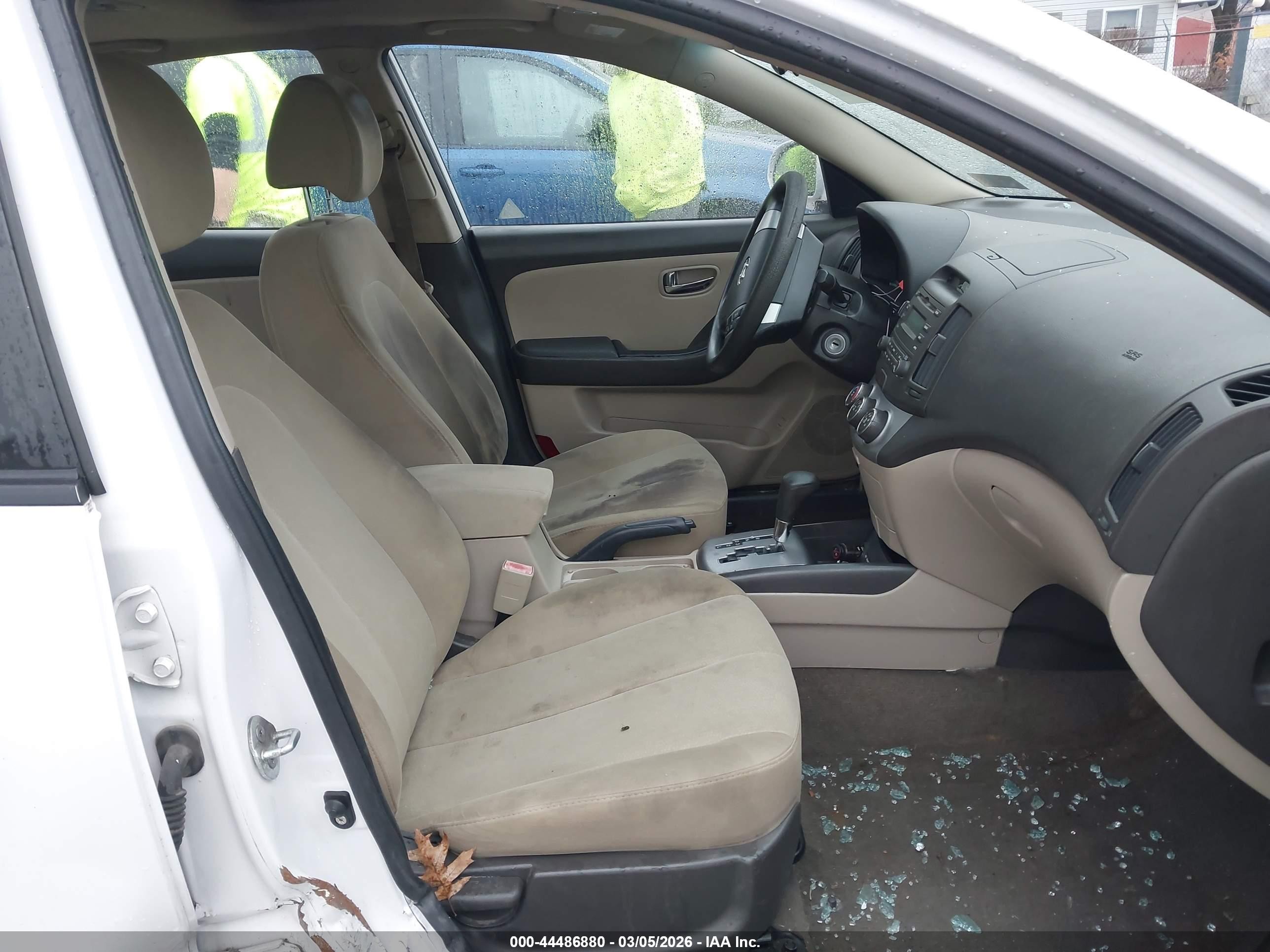 2010 Hyundai Elantra Gls White vin: KMHDU4AD8AU059172