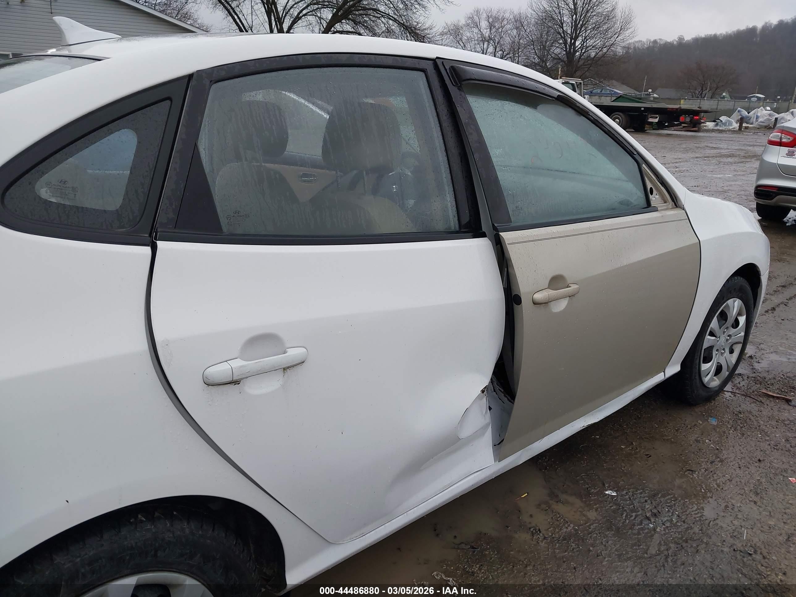 2010 Hyundai Elantra Gls White vin: KMHDU4AD8AU059172