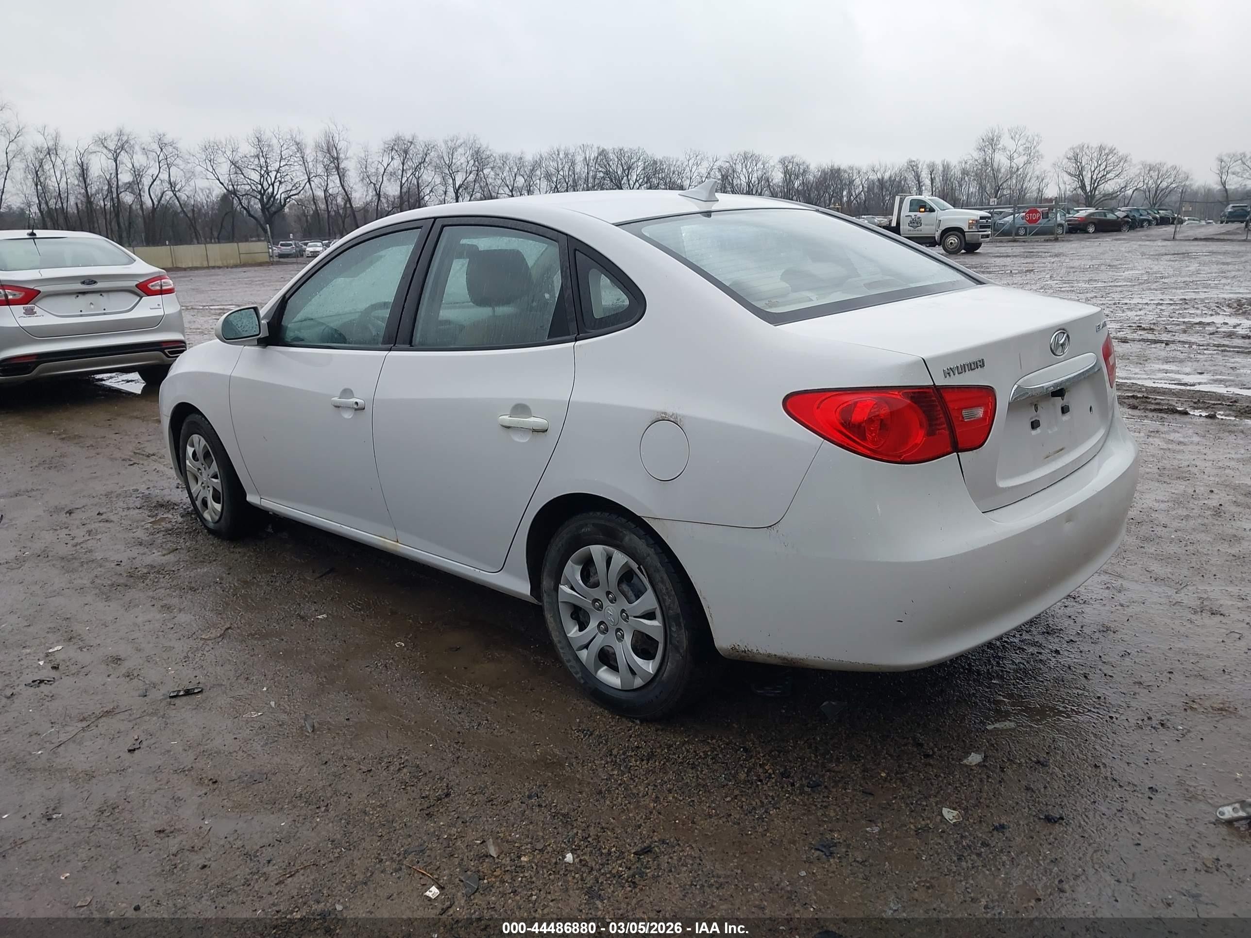 2010 Hyundai Elantra Gls White vin: KMHDU4AD8AU059172