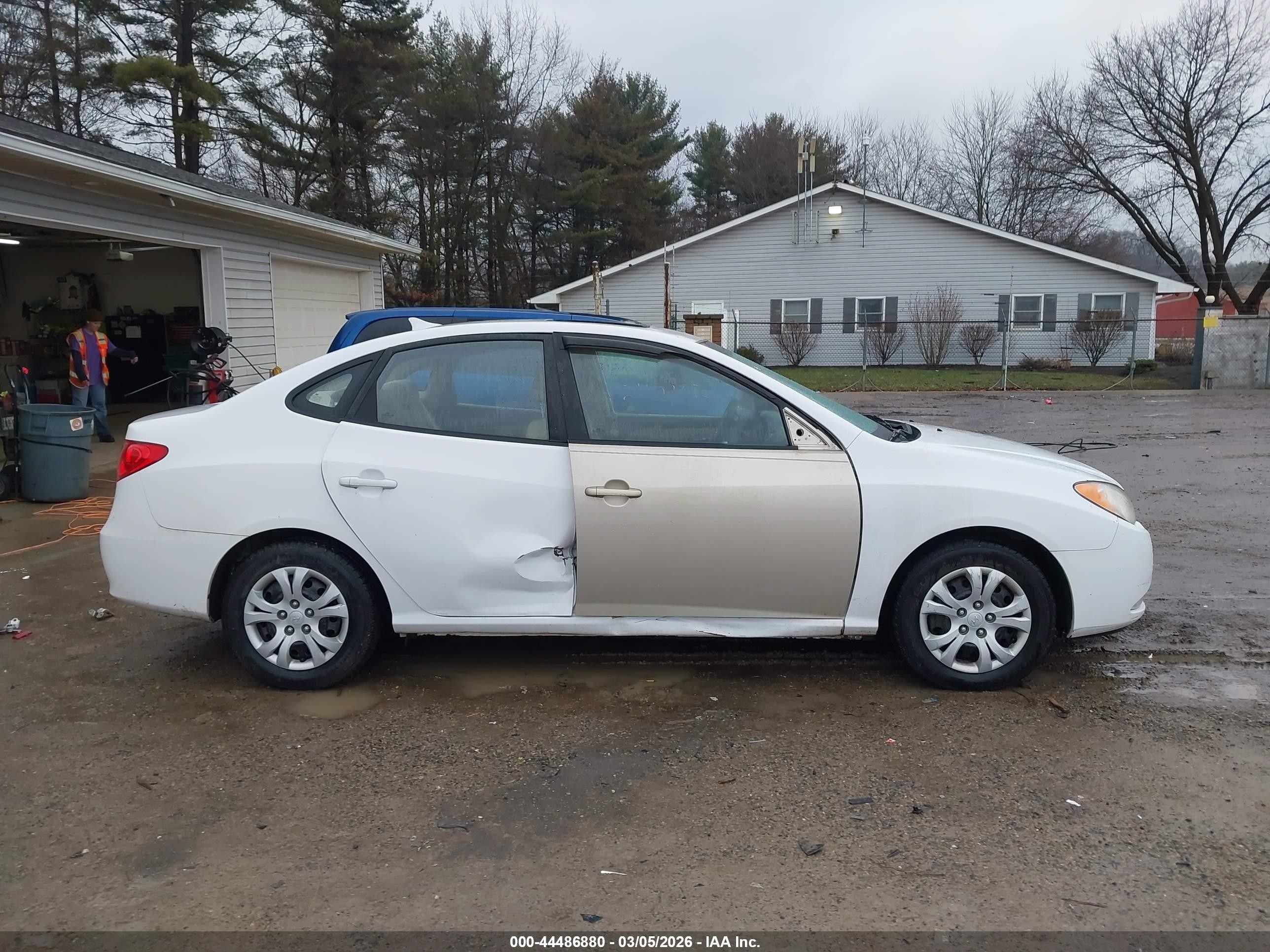 2010 Hyundai Elantra Gls White vin: KMHDU4AD8AU059172