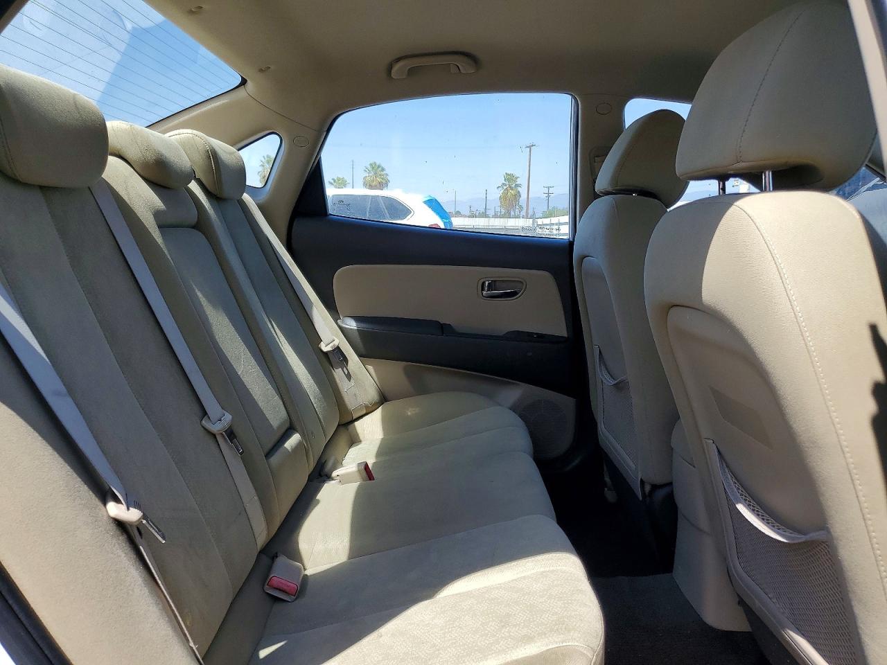 2010 Hyundai Elantra Gls White vin: KMHDU4AD8AU094018