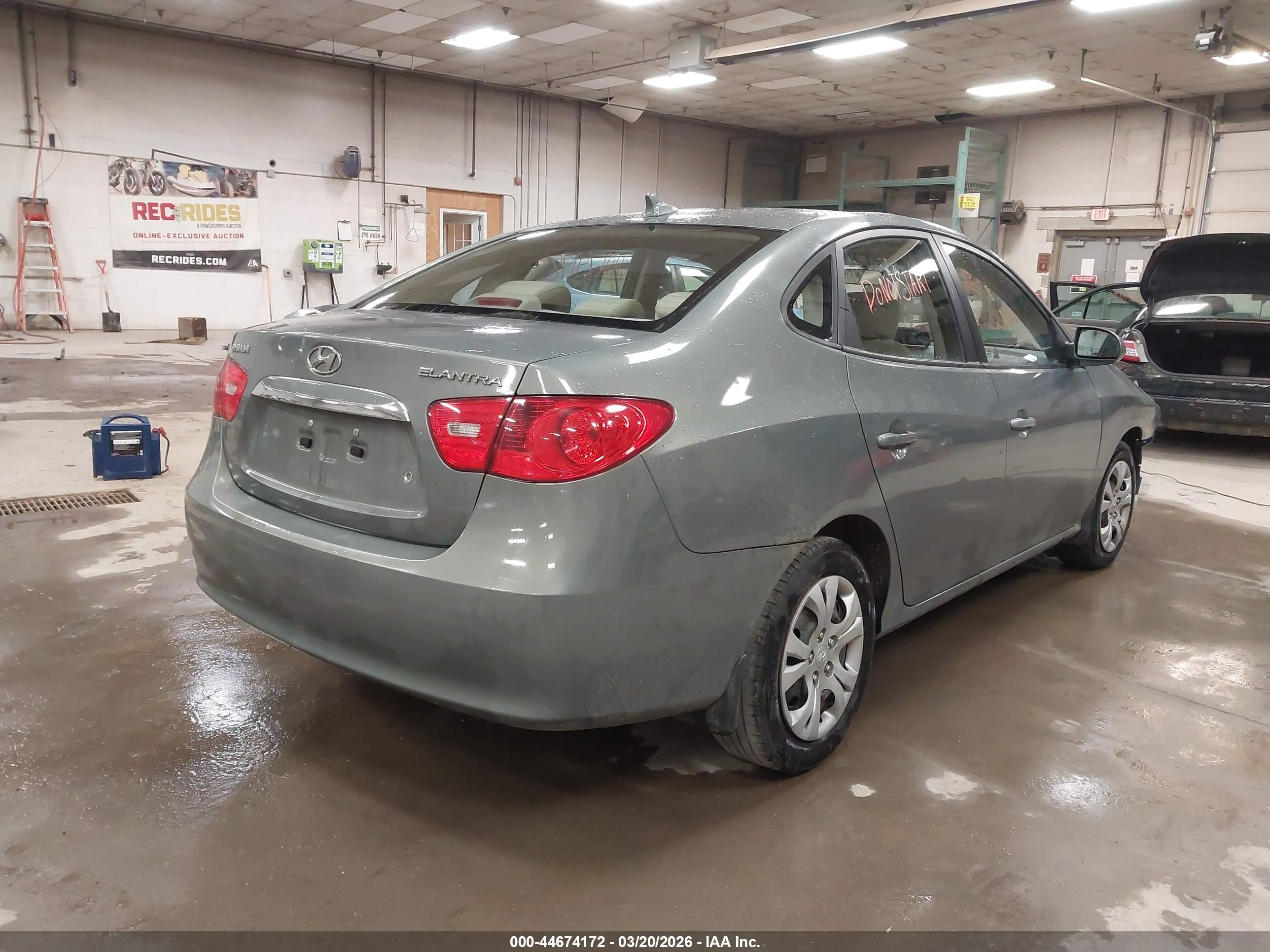 2010 Hyundai Elantra Gls Green vin: KMHDU4AD8AU828902