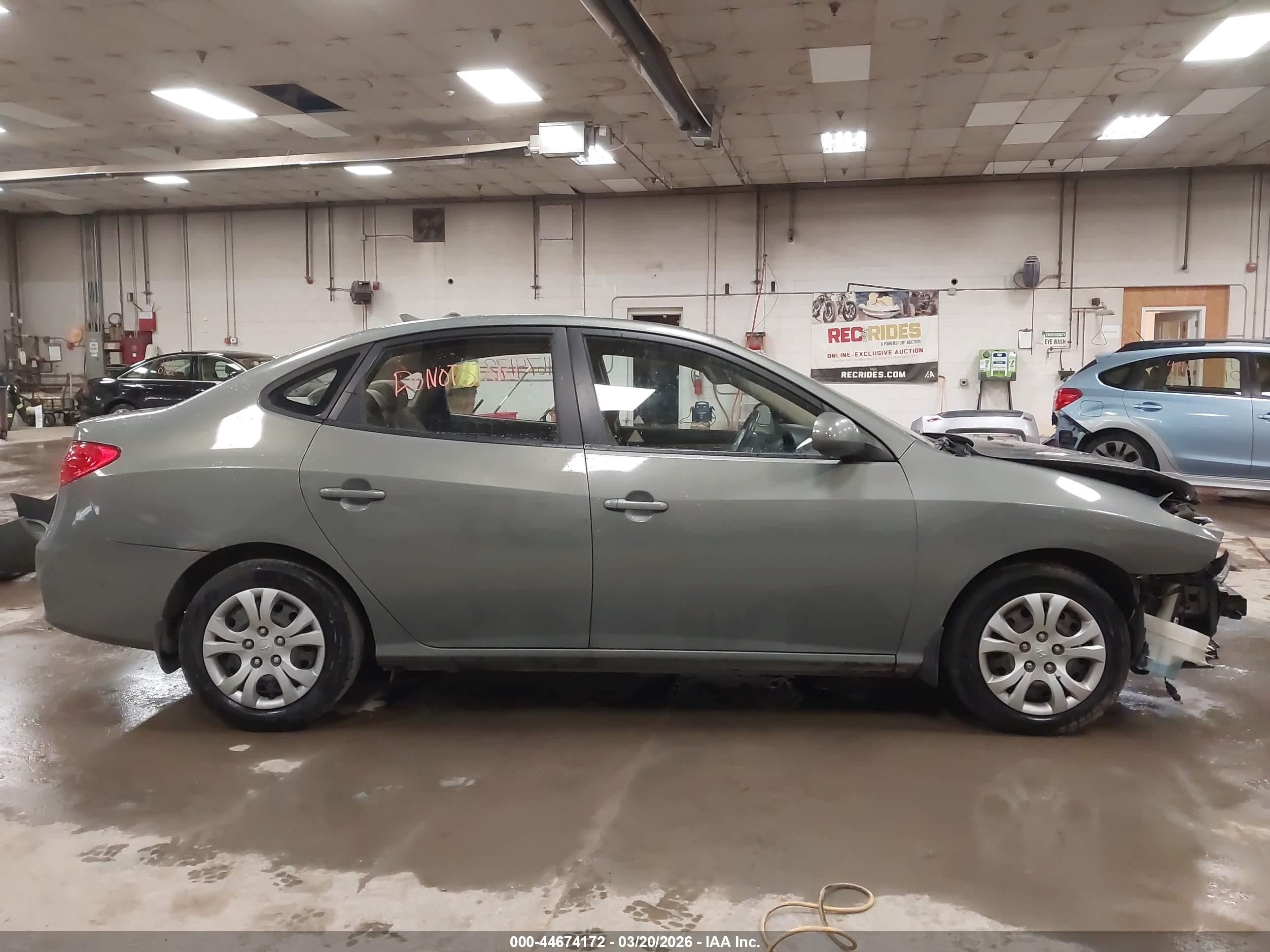 2010 Hyundai Elantra Gls Green vin: KMHDU4AD8AU828902