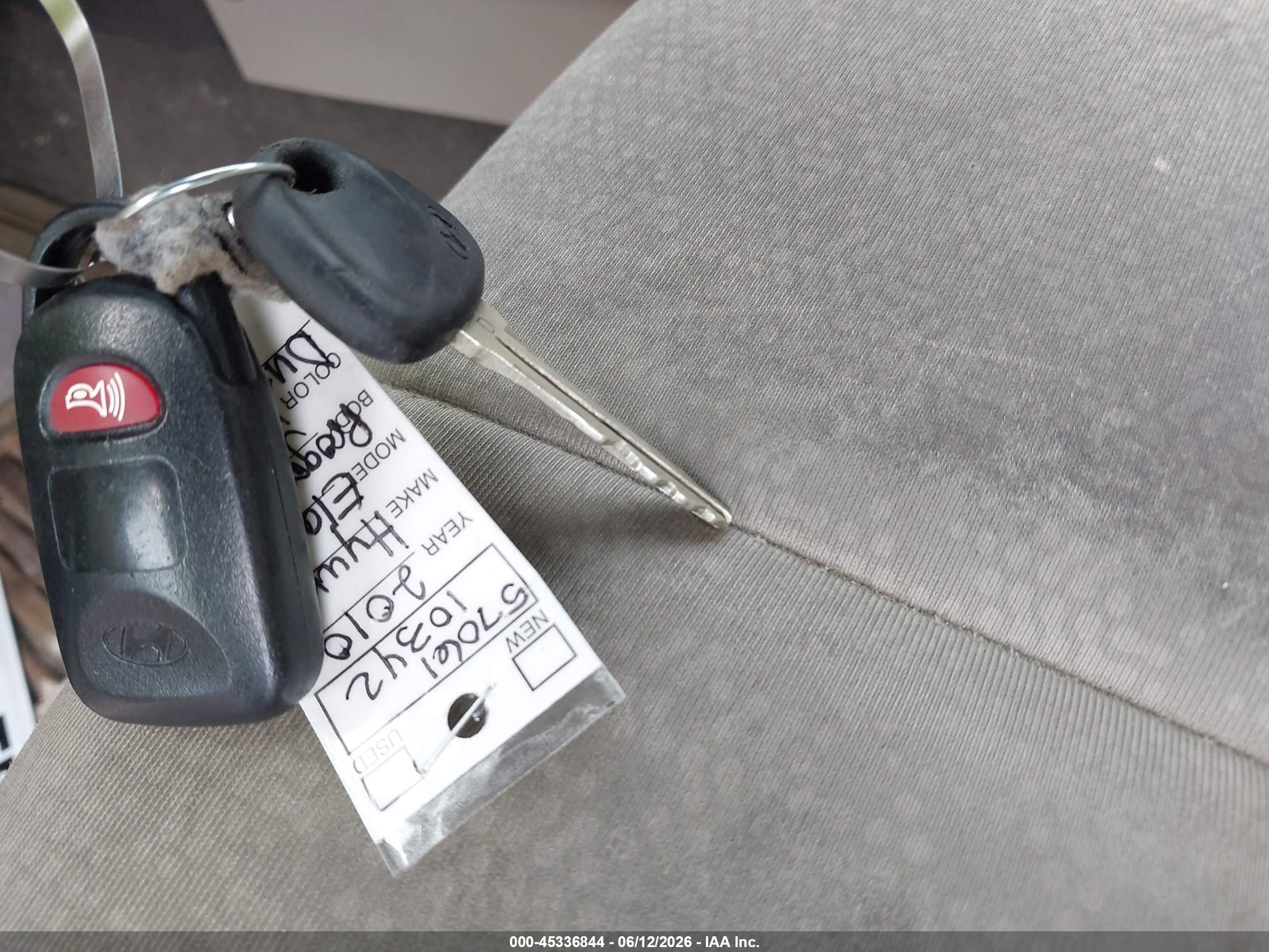 2010 Hyundai Elantra Gls White vin: KMHDU4AD8AU852519