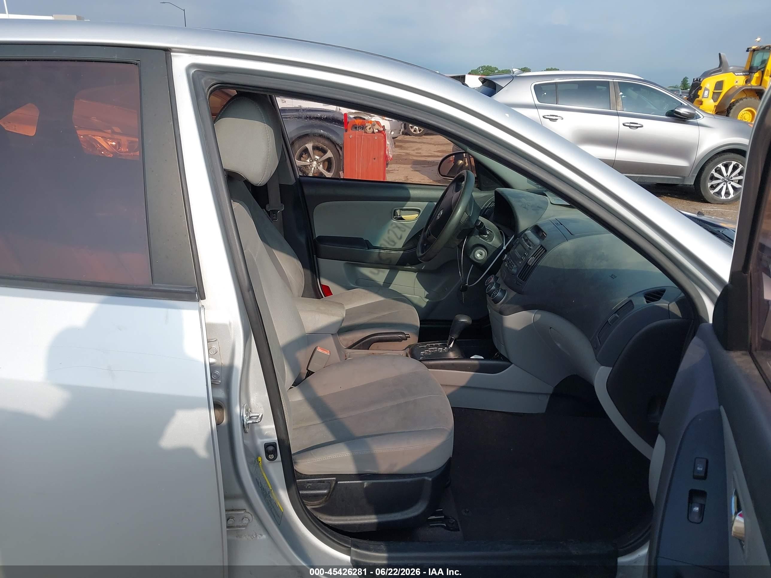2010 Hyundai Elantra Gls Silver vin: KMHDU4AD8AU890526