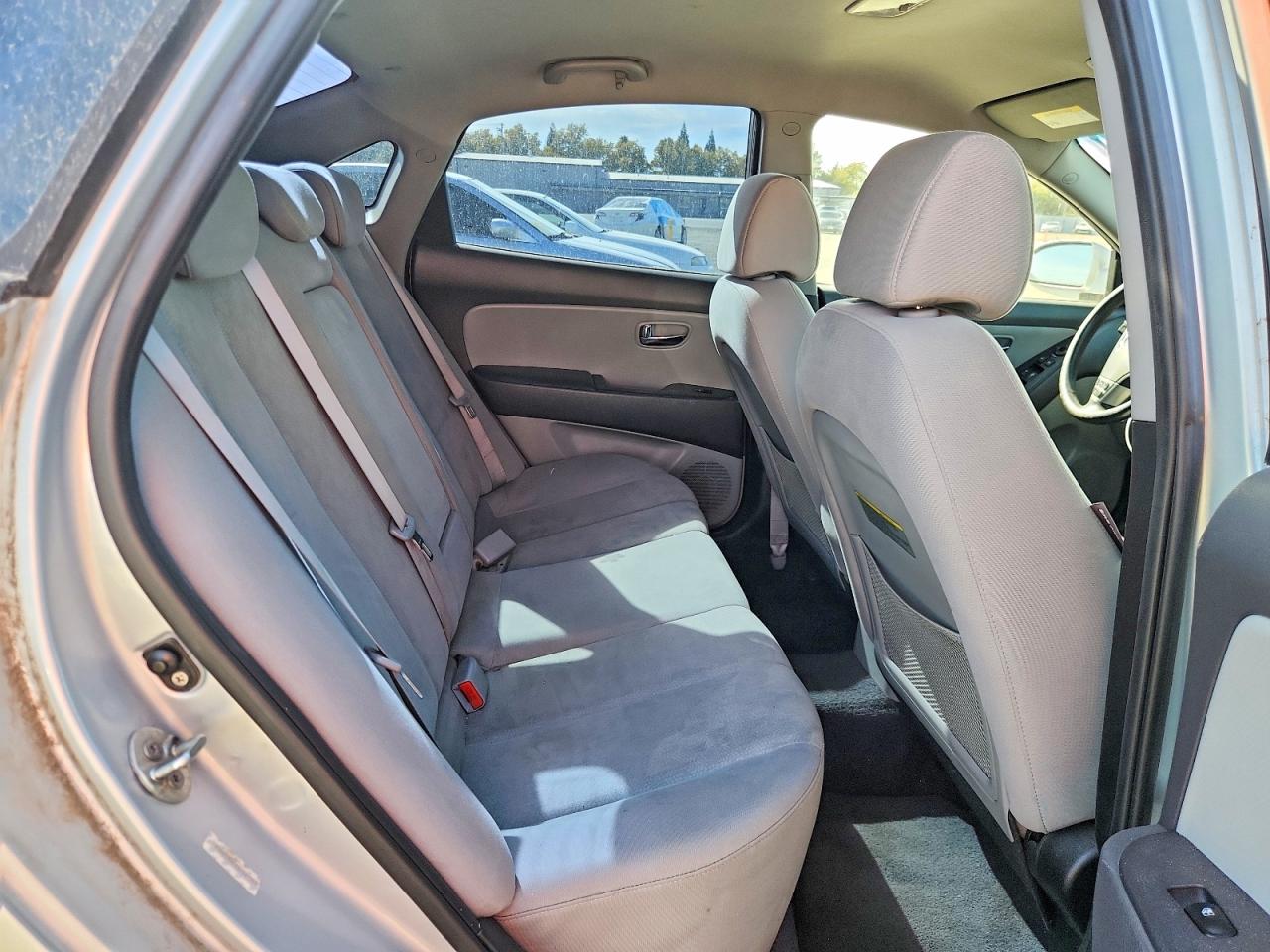 2010 Hyundai Elantra Se Silver vin: KMHDU4AD8AU947324