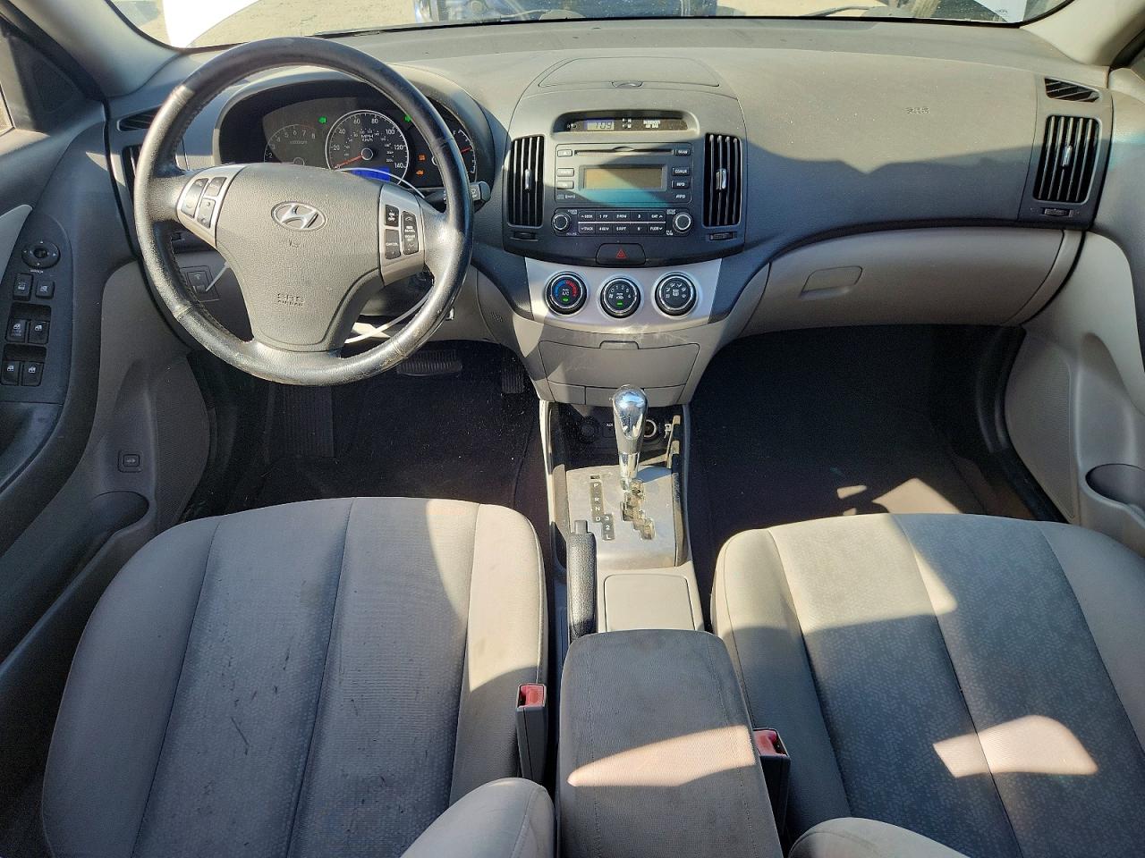 2010 Hyundai Elantra Se Silver vin: KMHDU4AD8AU947324