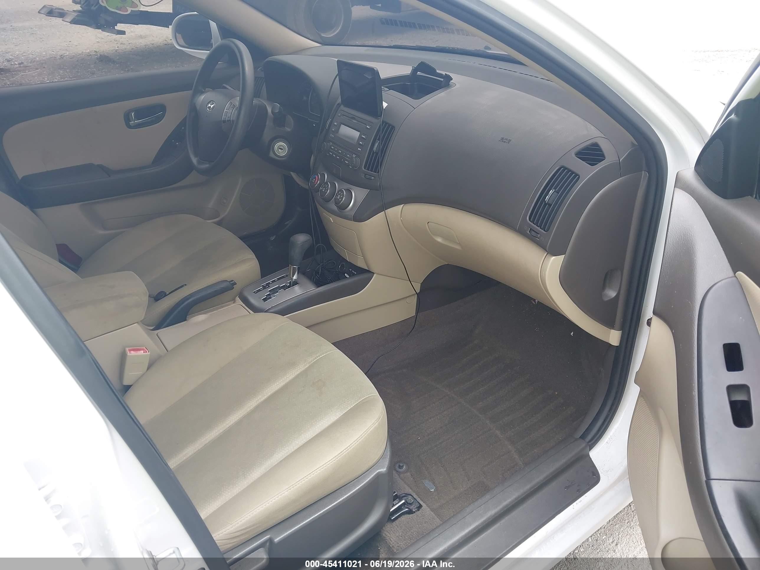 2010 Hyundai Elantra Gls White vin: KMHDU4AD9AU129472