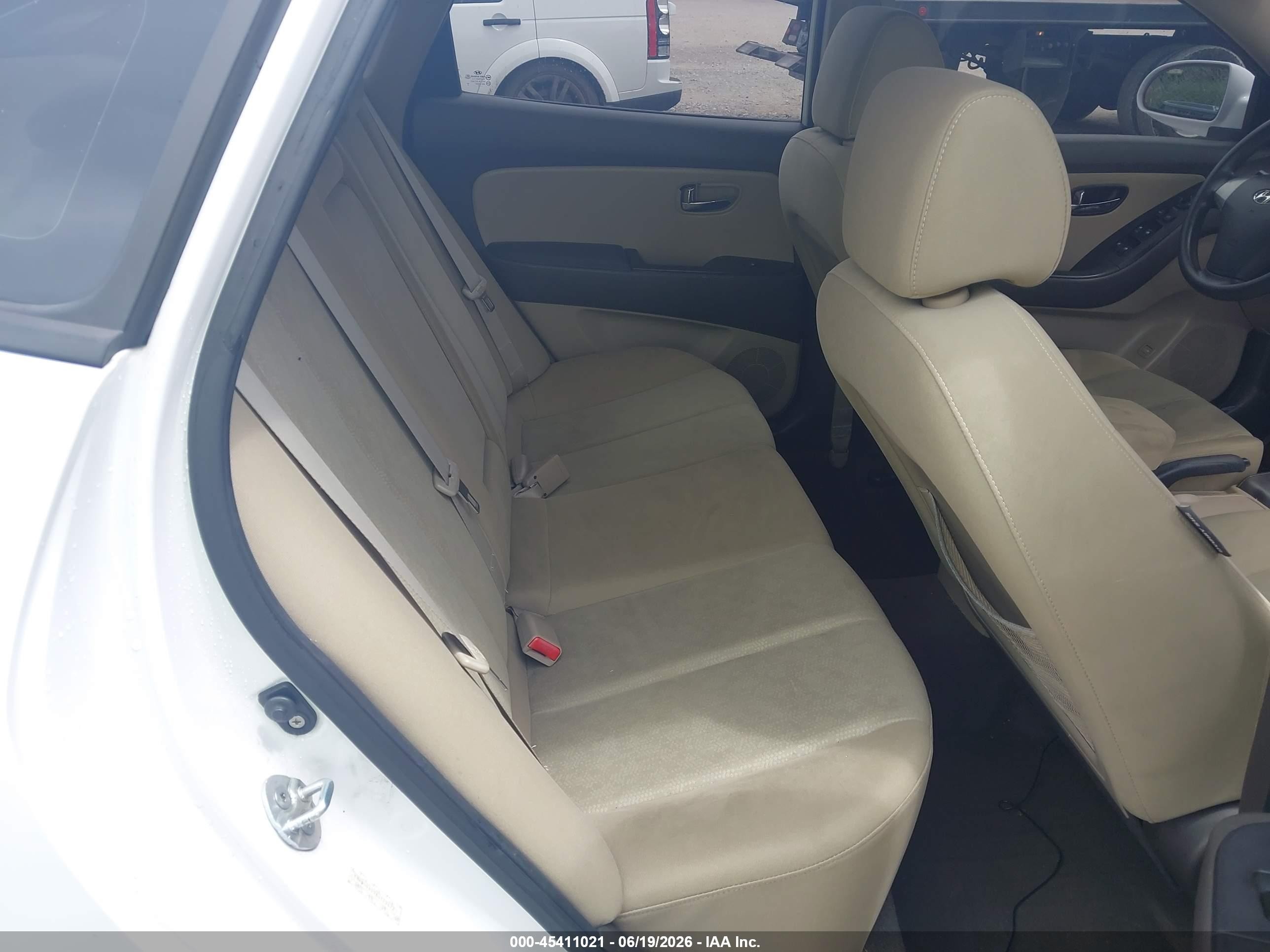2010 Hyundai Elantra Gls White vin: KMHDU4AD9AU129472