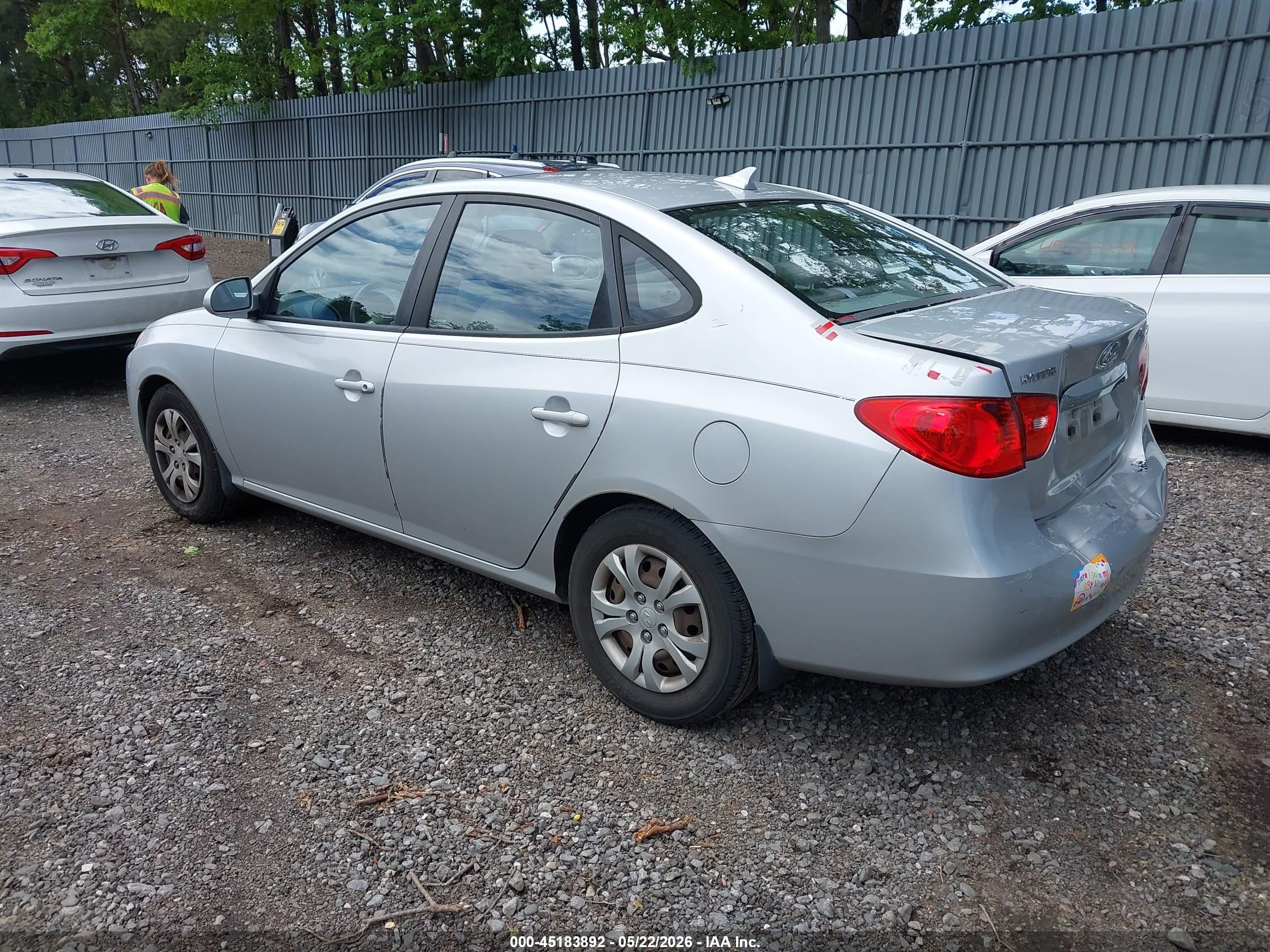 2010 Hyundai Elantra Gls Silver vin: KMHDU4AD9AU920679