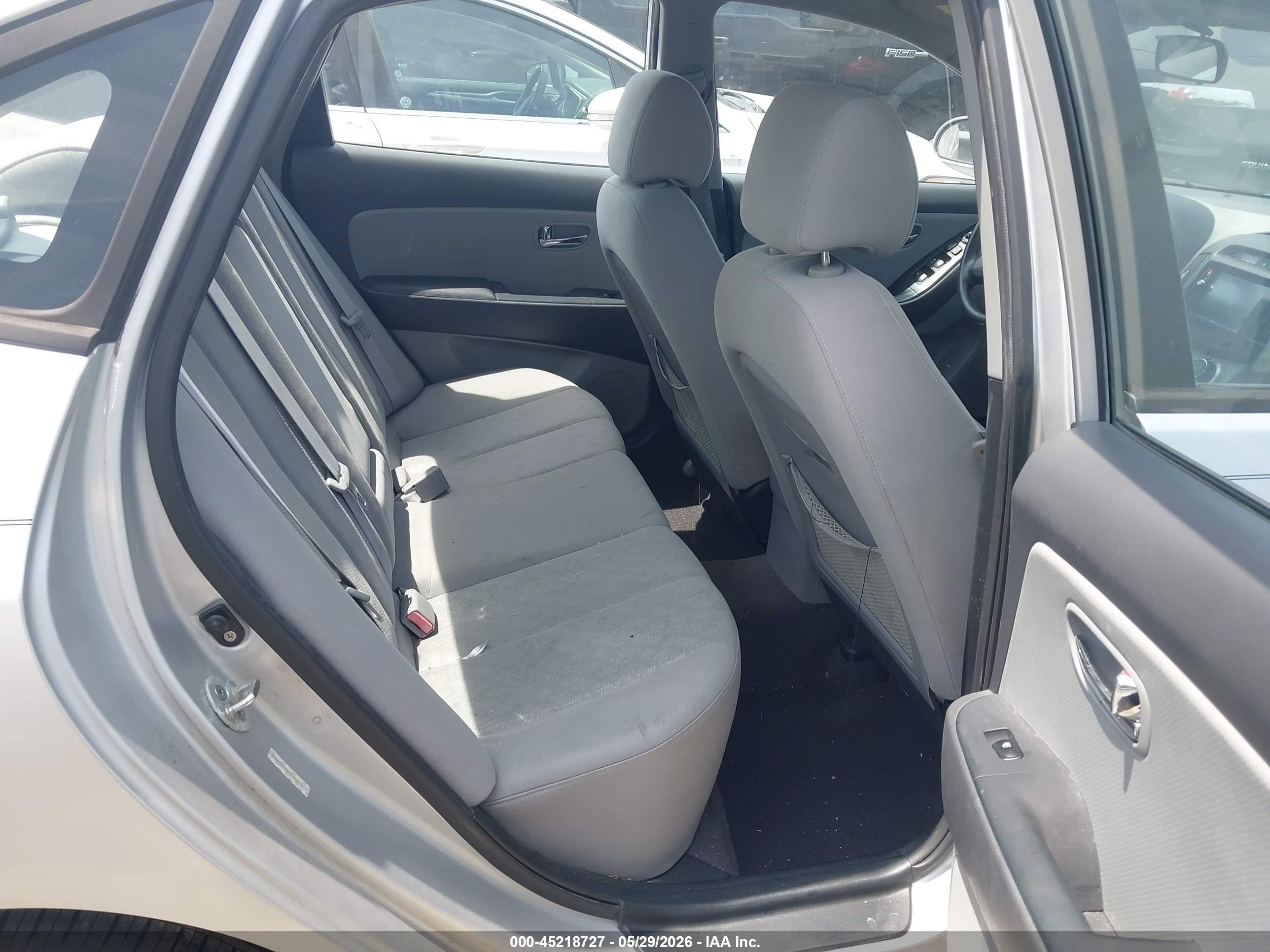 2010 Hyundai Elantra Gls Silver vin: KMHDU4AD9AU928376