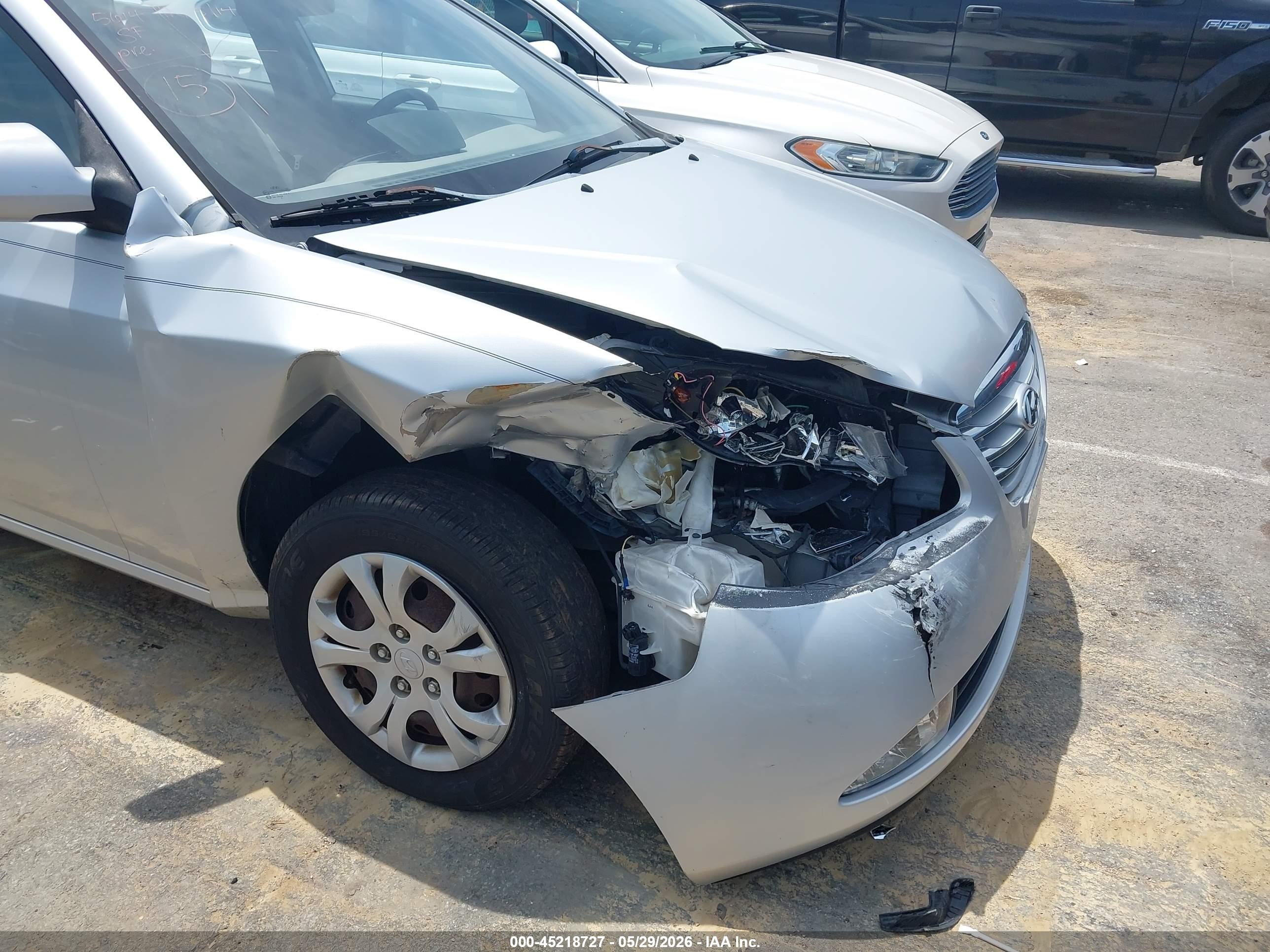 2010 Hyundai Elantra Gls Silver vin: KMHDU4AD9AU928376