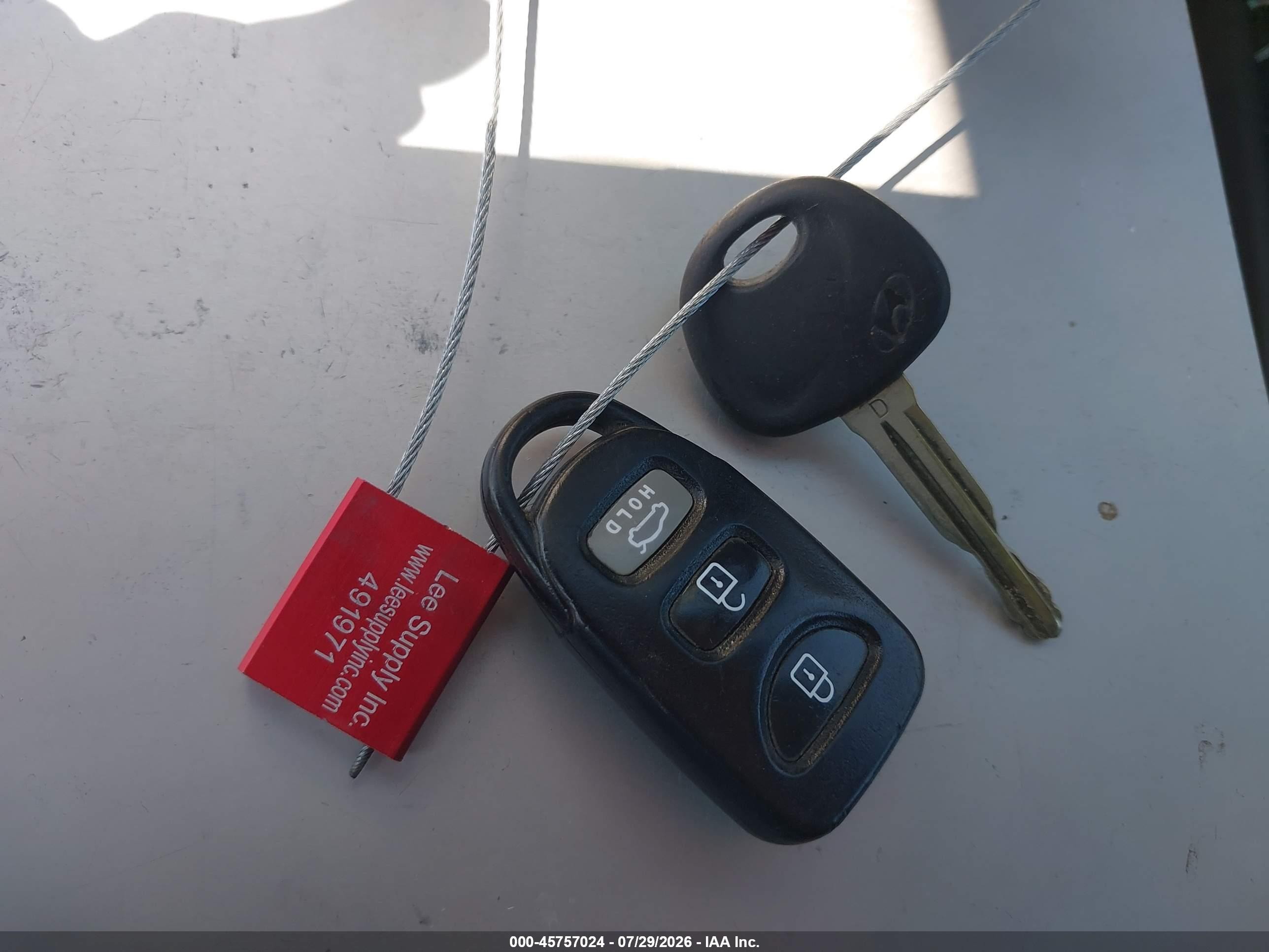 2010 Hyundai Elantra Blue/gls/se Silver vin: KMHDU4ADXAU191012