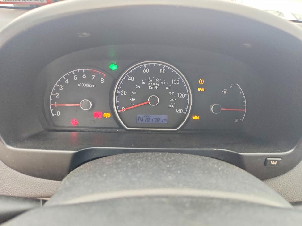 2010 Hyundai Elantra Blue/gls/se Silver vin: KMHDU4ADXAU894786