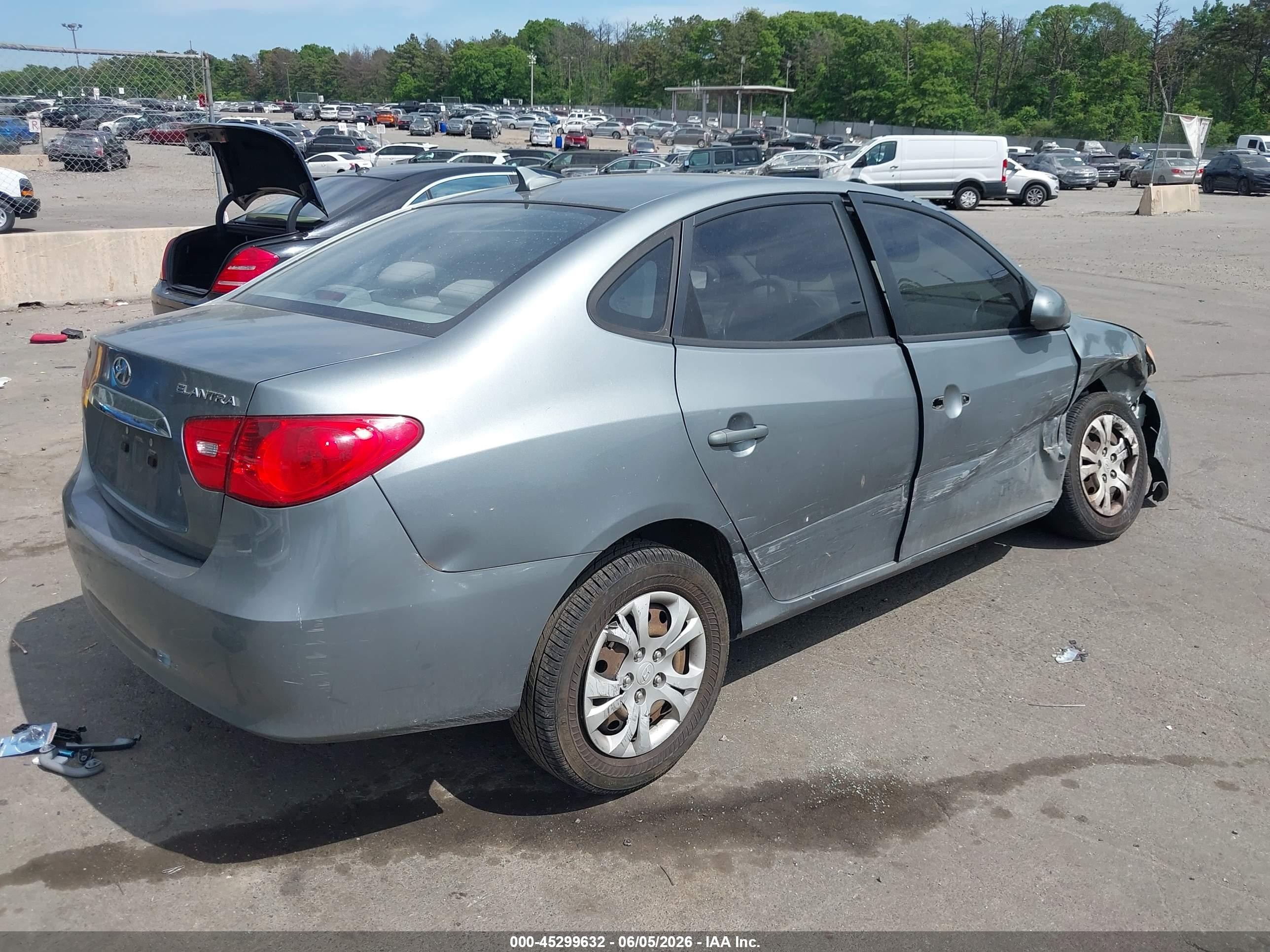 2010 Hyundai Elantra Gls Gray vin: KMHDU4ADXAU934932