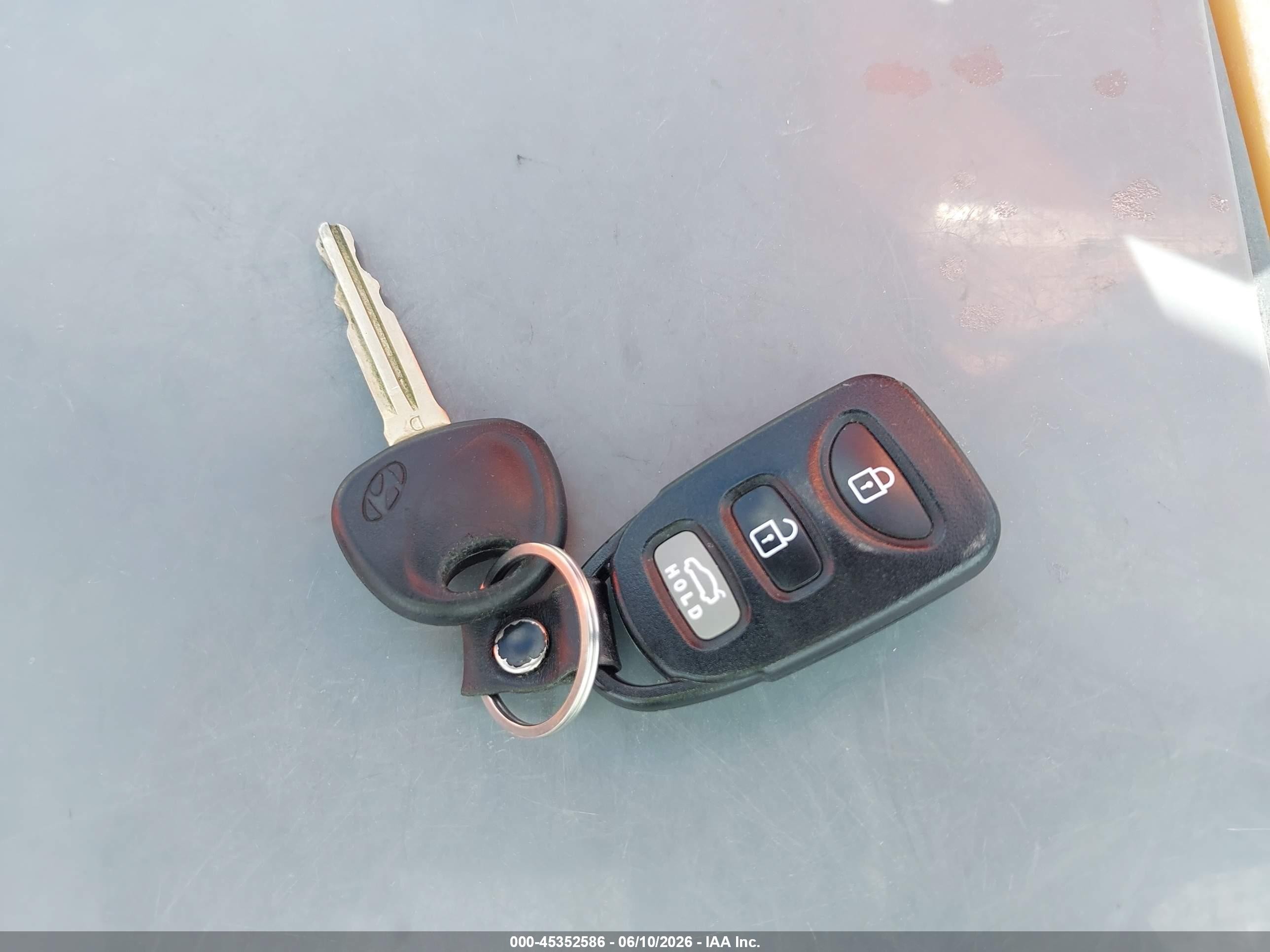 2010 Hyundai Elantra Gls Red vin: KMHDU4ADXAU984844