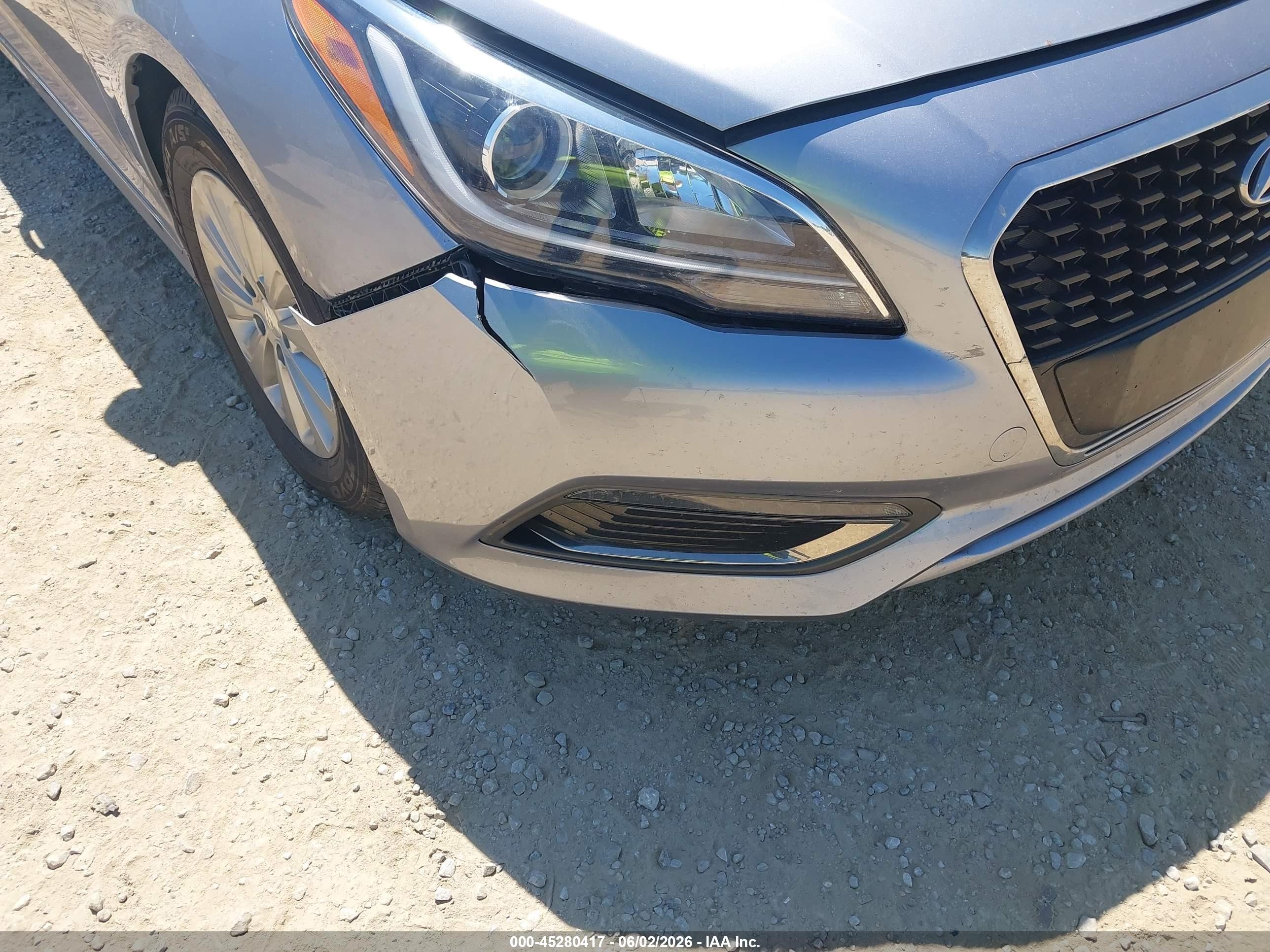 2016 Hyundai Sonata Hybrid Se Silver vin: KMHE24L10GA022026