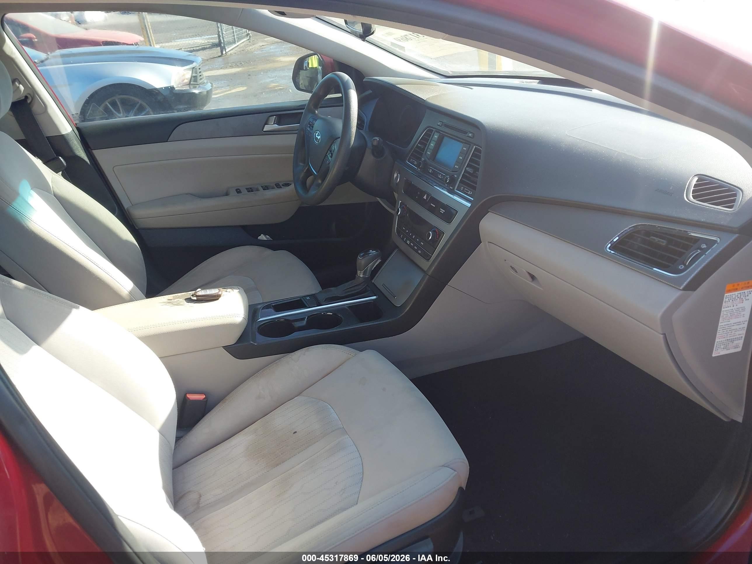 2016 Hyundai Sonata Hybrid Se Red vin: KMHE24L15GA027609