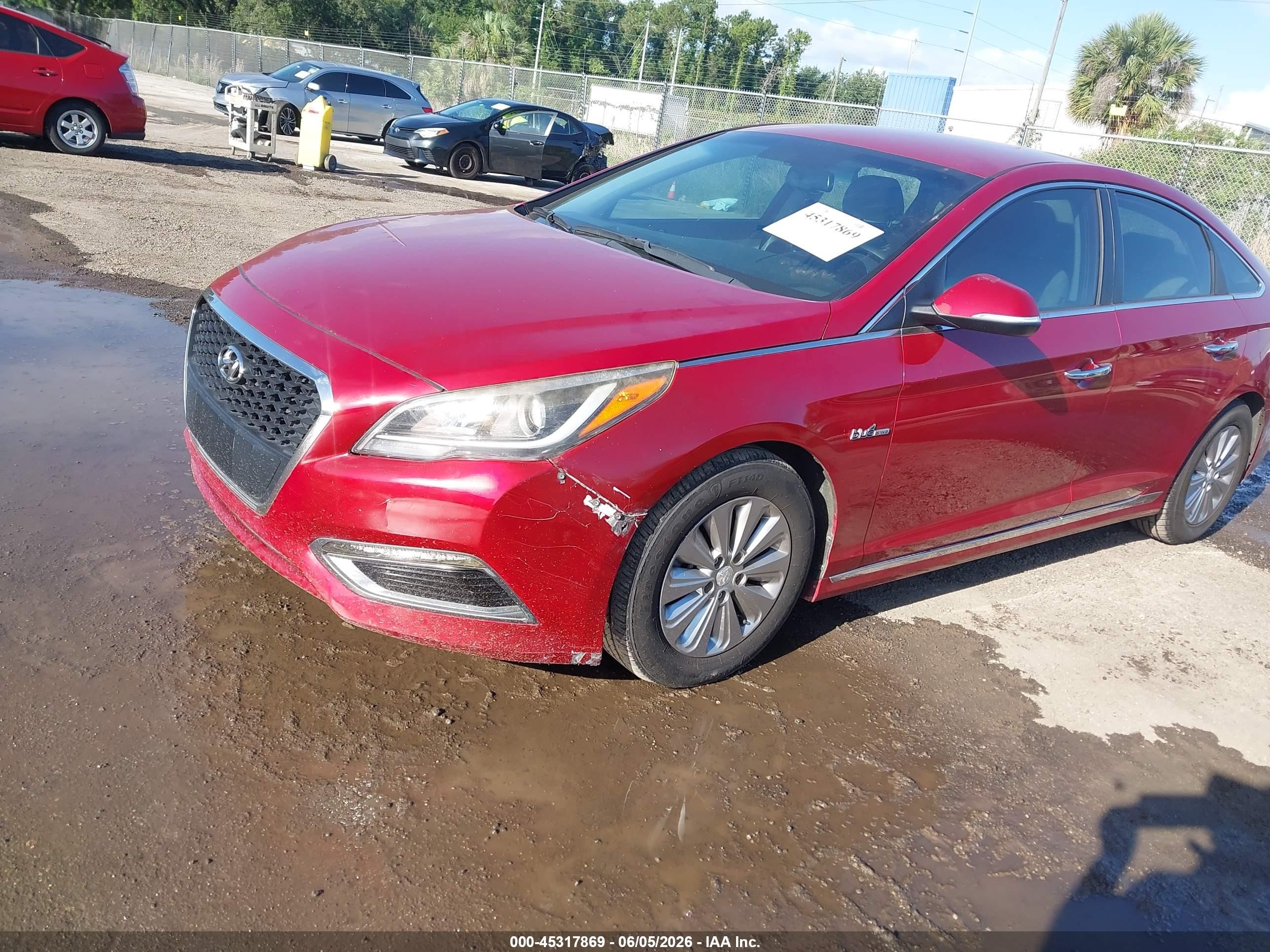 2016 Hyundai Sonata Hybrid Se Red vin: KMHE24L15GA027609