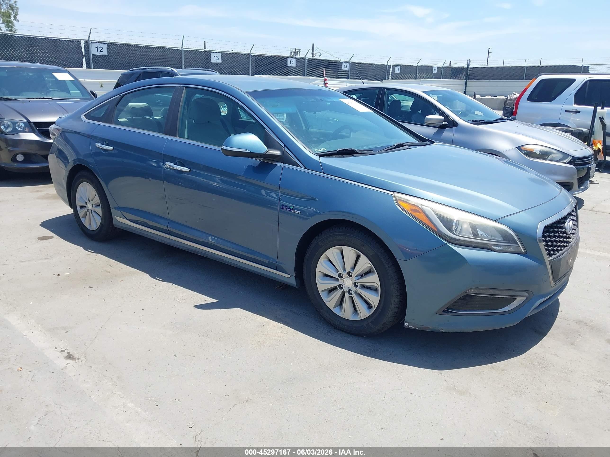 2016 Hyundai Sonata Hybrid Se Light Blue vin: KMHE24L19GA012093
