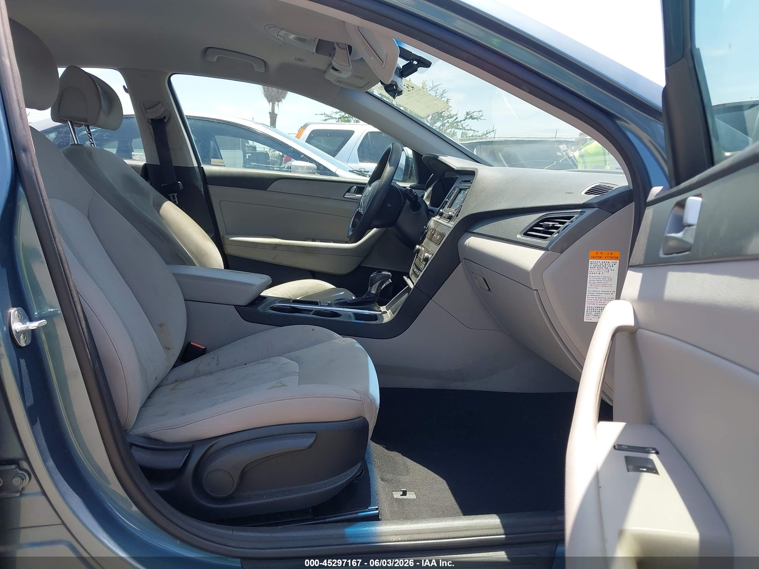 2016 Hyundai Sonata Hybrid Se Light Blue vin: KMHE24L19GA012093
