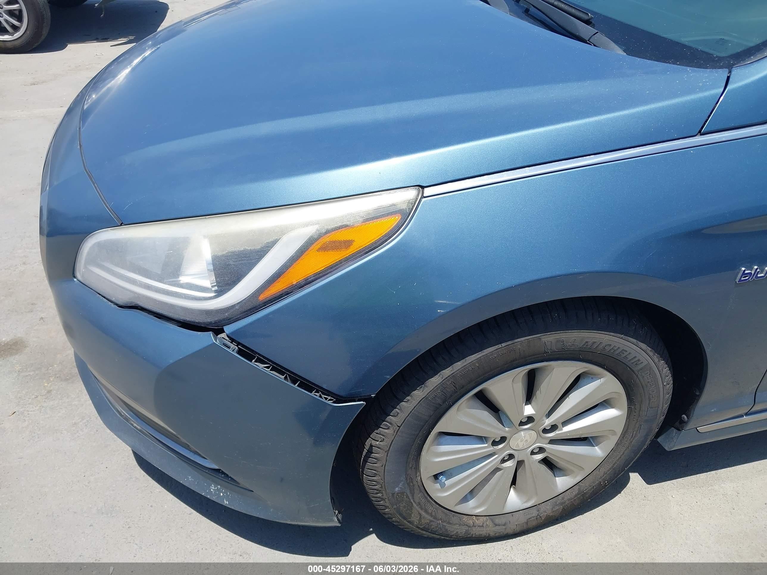 2016 Hyundai Sonata Hybrid Se Light Blue vin: KMHE24L19GA012093