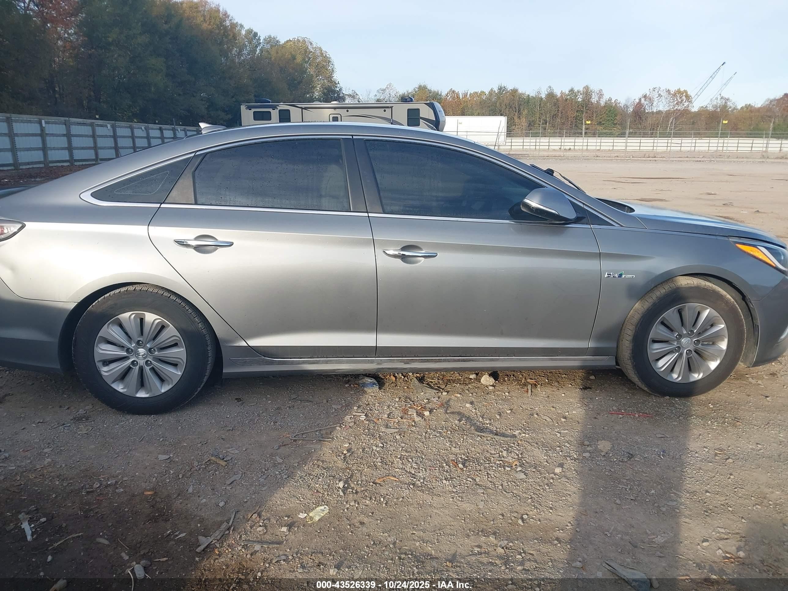 2017 Hyundai Sonata Hybrid Se Gray vin: KMHE24L19HA060419